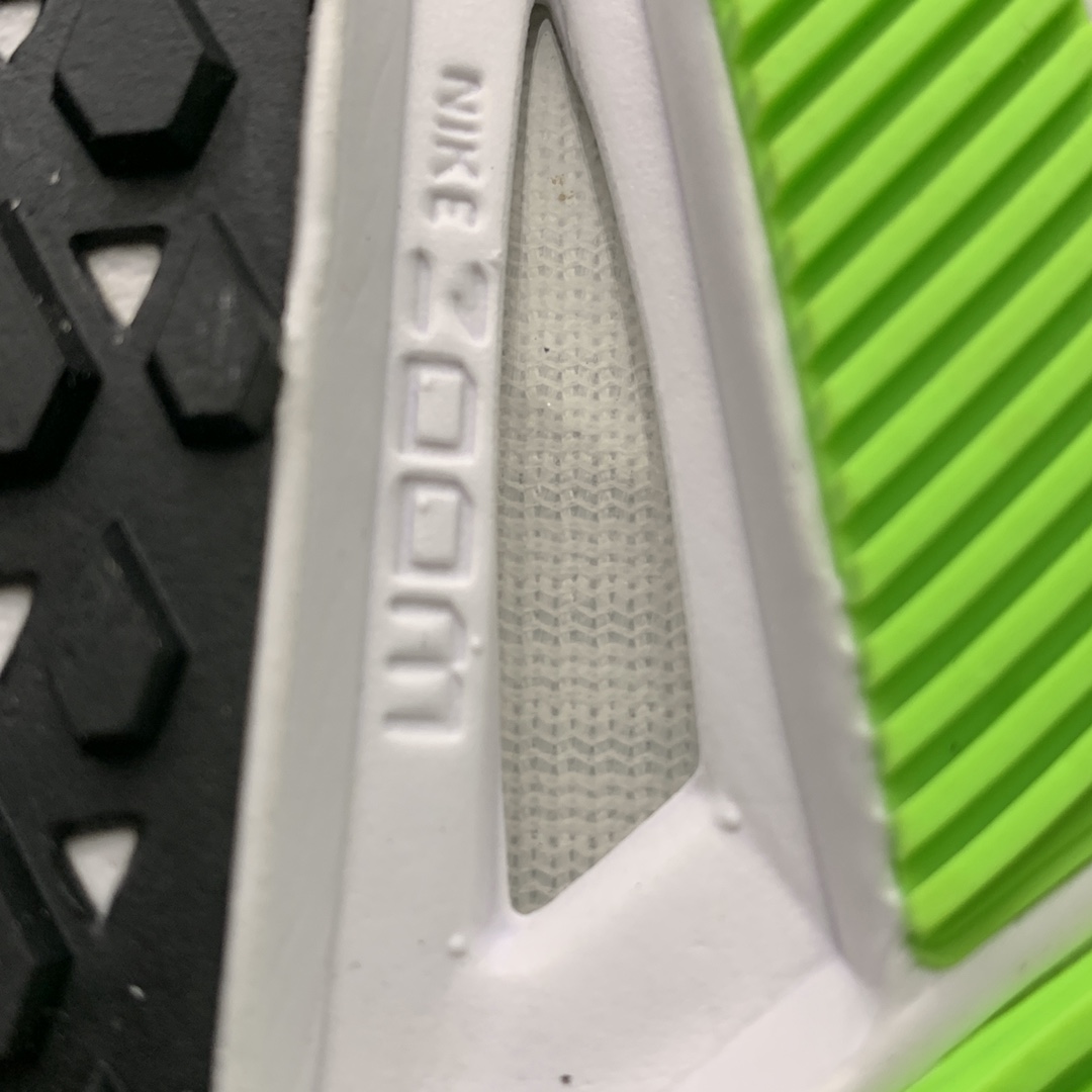 190 Nike Air Zoom Winflo 6 Shield 网面透气 训练跑步鞋 BQ3190-300