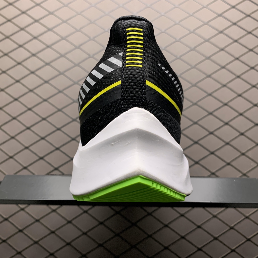 190 Nike Air Zoom Winflo 6 Shield 网面透气 训练跑步鞋 BQ3190-300