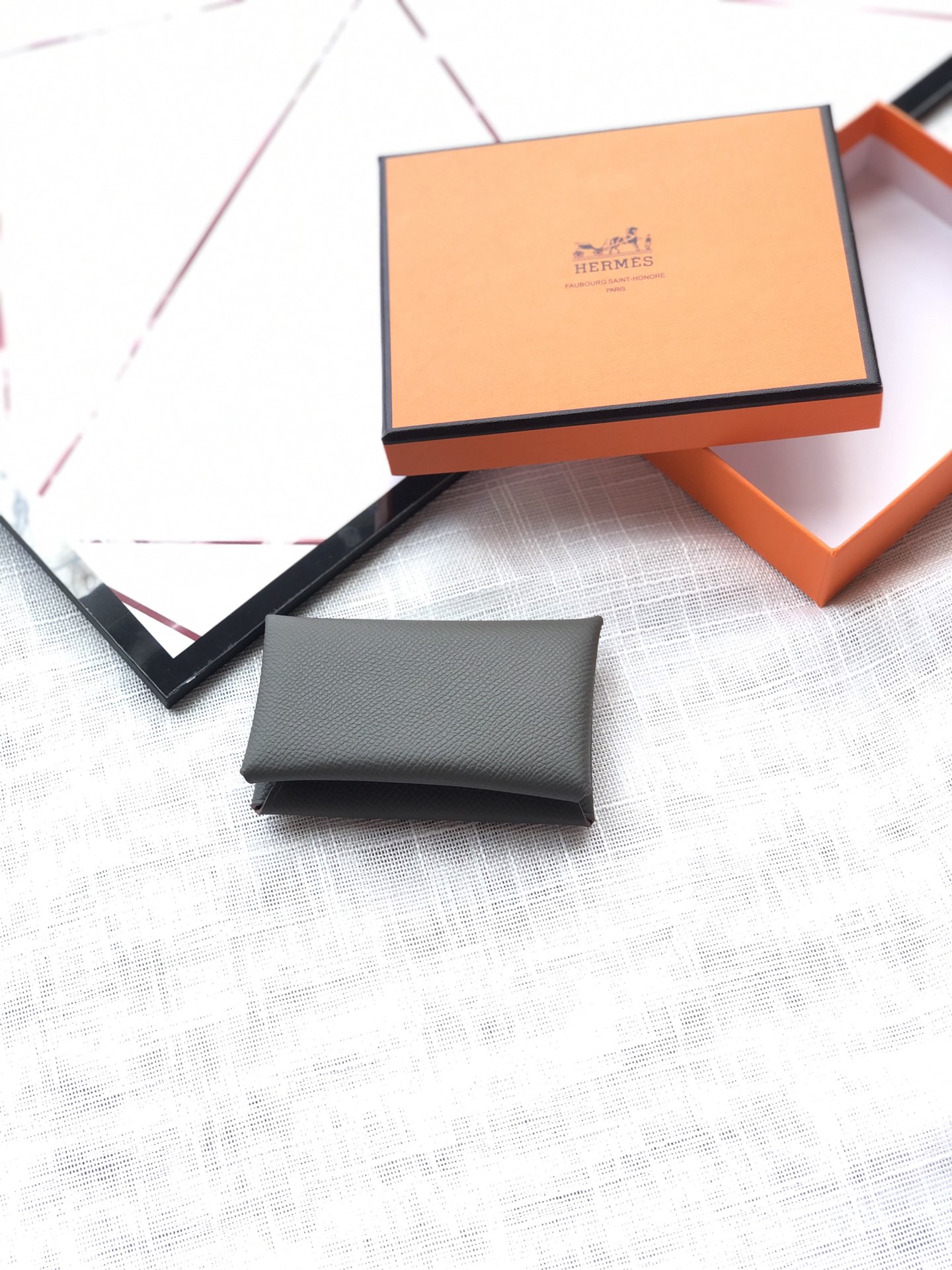 NO:674552,Bastia mini new card holder, special card holder style, can hold 10 cards, small and exquisite, easy to store, size 7cm /10.5cm, pewter gray/lemon yellow/turtle dove gray, H wallet, wallets19860909Bastia mini新款卡包 专用卡包款式 可以容纳10张卡 小巧精致 好收纳 size7cm /10.5cm 锡器灰/柠檬黄/斑鸠灰,H 钱包,wallets,欧美剧