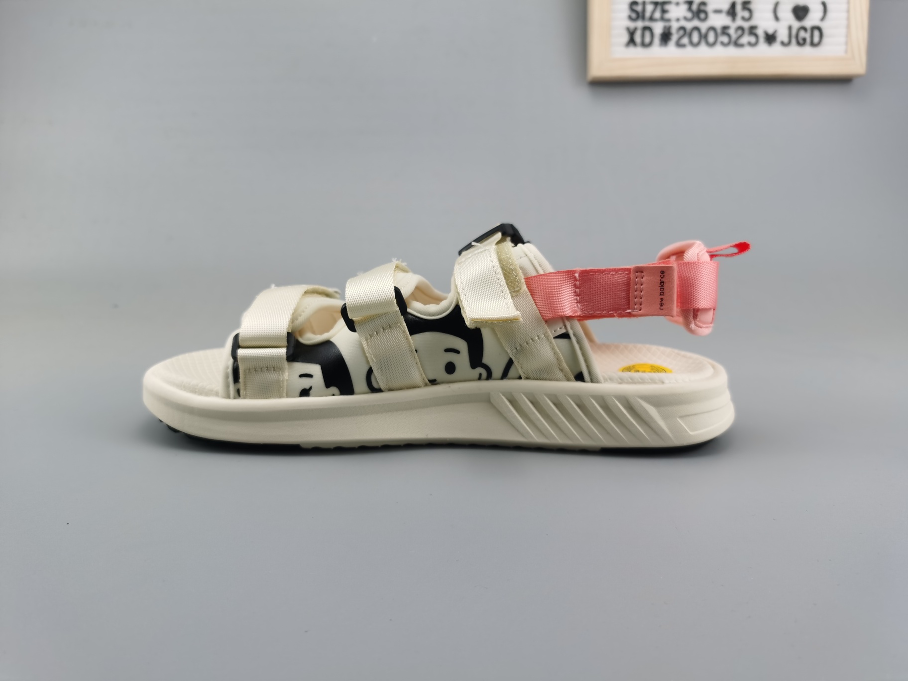 ♨️价格：140
♨️码数：👉 如图所示👈 
♨️编码：XD#200525¥JGD
♨️简介：NEW BALANCE/新百伦 x Noritake联名款NB男‮女鞋‬鞋凉鞋 20年新款夏季‮闲休‬沙‮凉滩‬鞋  尺码：35.5 36 37.5 38 38.5 39 40 40.5 41.5 42 42.5 43 44 44.5