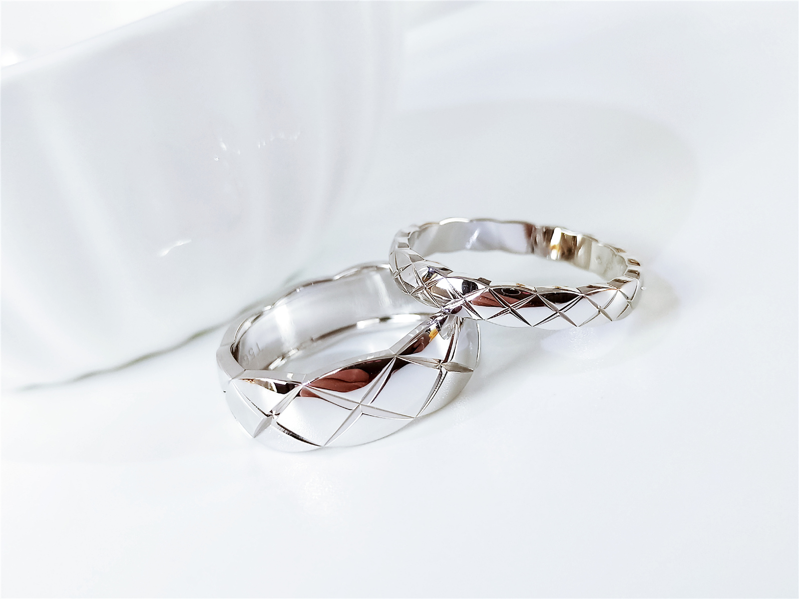 Quilted Motif Polished Ring - Comprehensive 6