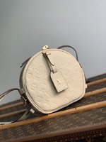 Louis Vuitton LV Boite Chapeau Fake
 Bags Handbags Gold White Empreinte​ Cowhide M45276