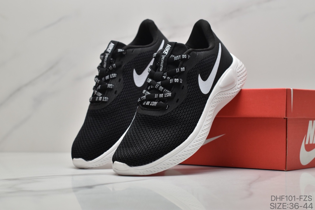 95 耐克Nike Rosherun Tanjun 伦敦三代网面轻便透气慢跑鞋