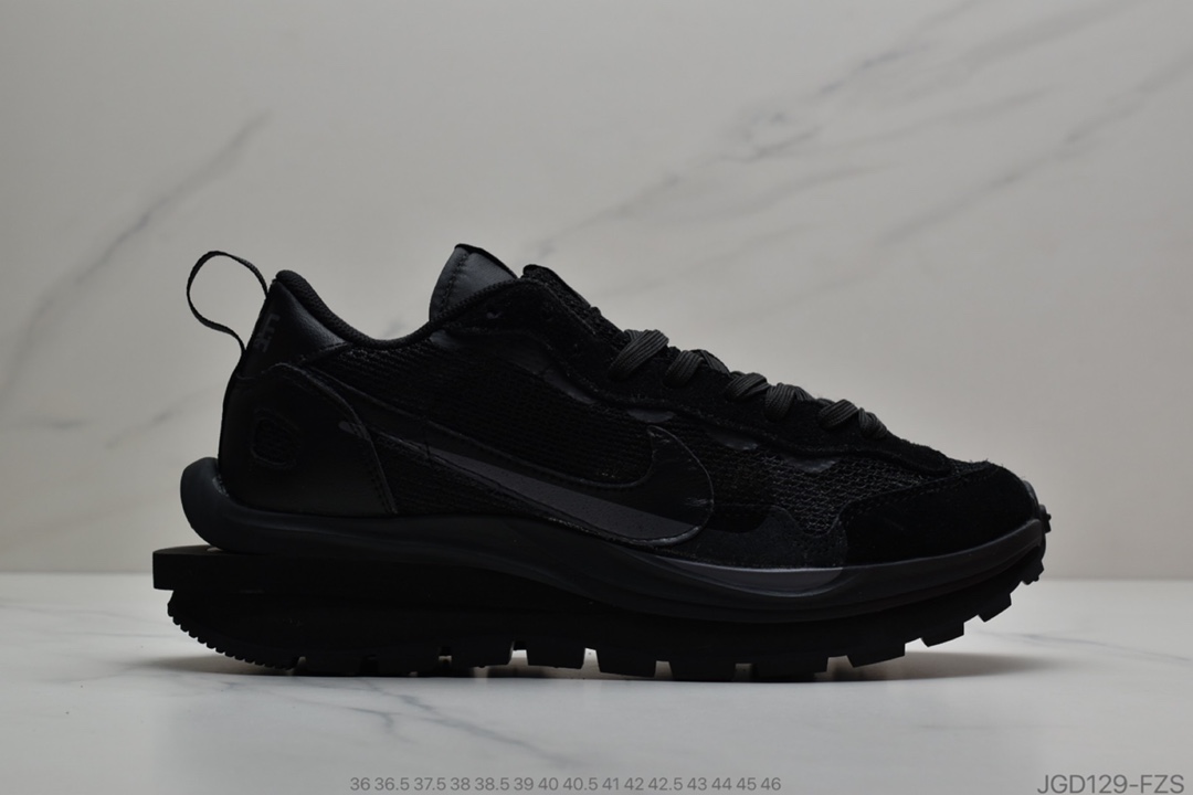 180 日式解构美学SACAI联名 × NIKE LDV Waffle重叠设计前卫华夫变形休闲慢跑鞋 货号：BV0073