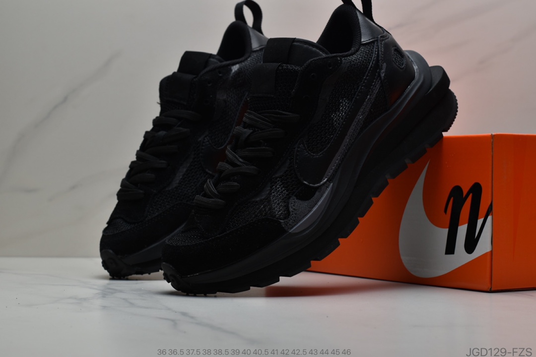 180 日式解构美学SACAI联名 × NIKE LDV Waffle重叠设计前卫华夫变形休闲慢跑鞋 货号：BV0073