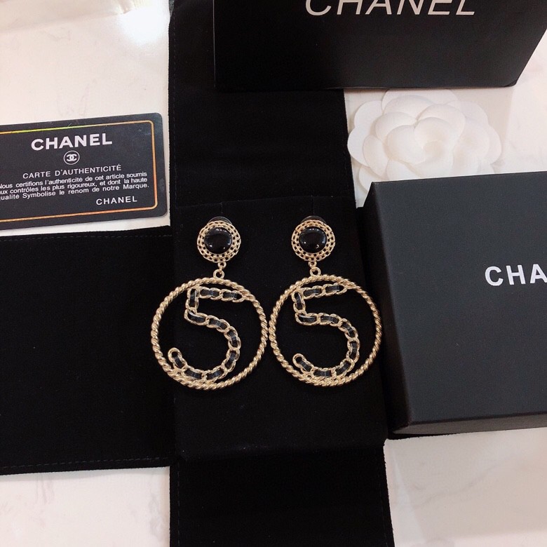 💝💝💝代购级别CHANEL 小香 5字 耳钉 香奈儿早秋款耳钉 银针，正品热卖爆款  如图代购级别 秒杀