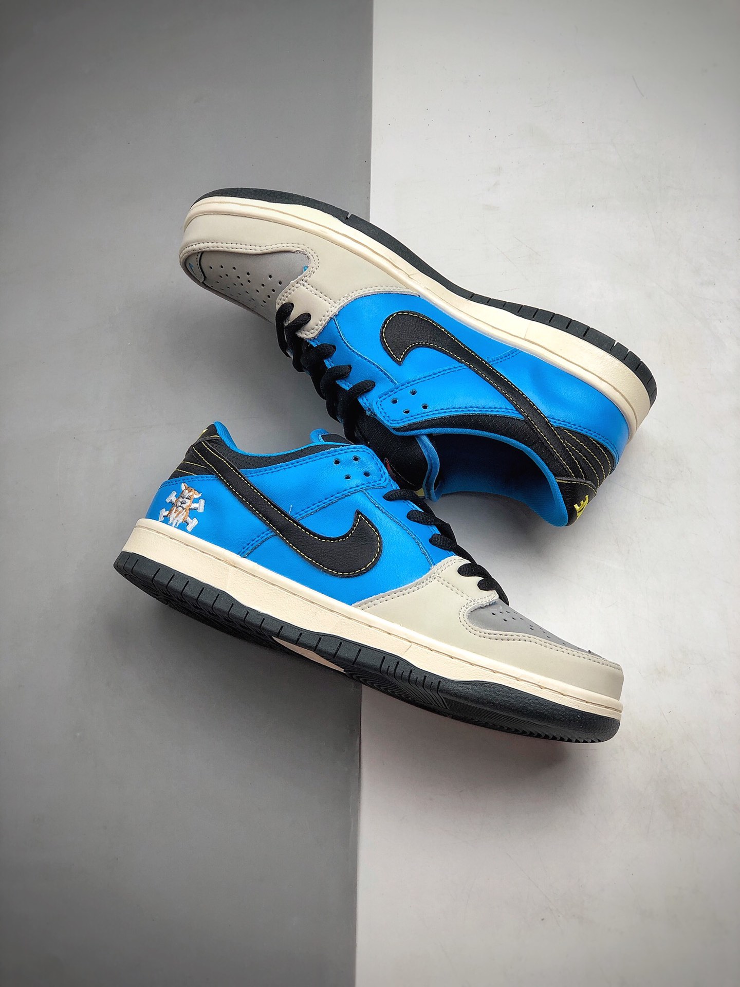 190 Instant Skateboard x Nike Dunk SB Low 与日本知名滑板店铺携手联名 货号：CZ5128 400