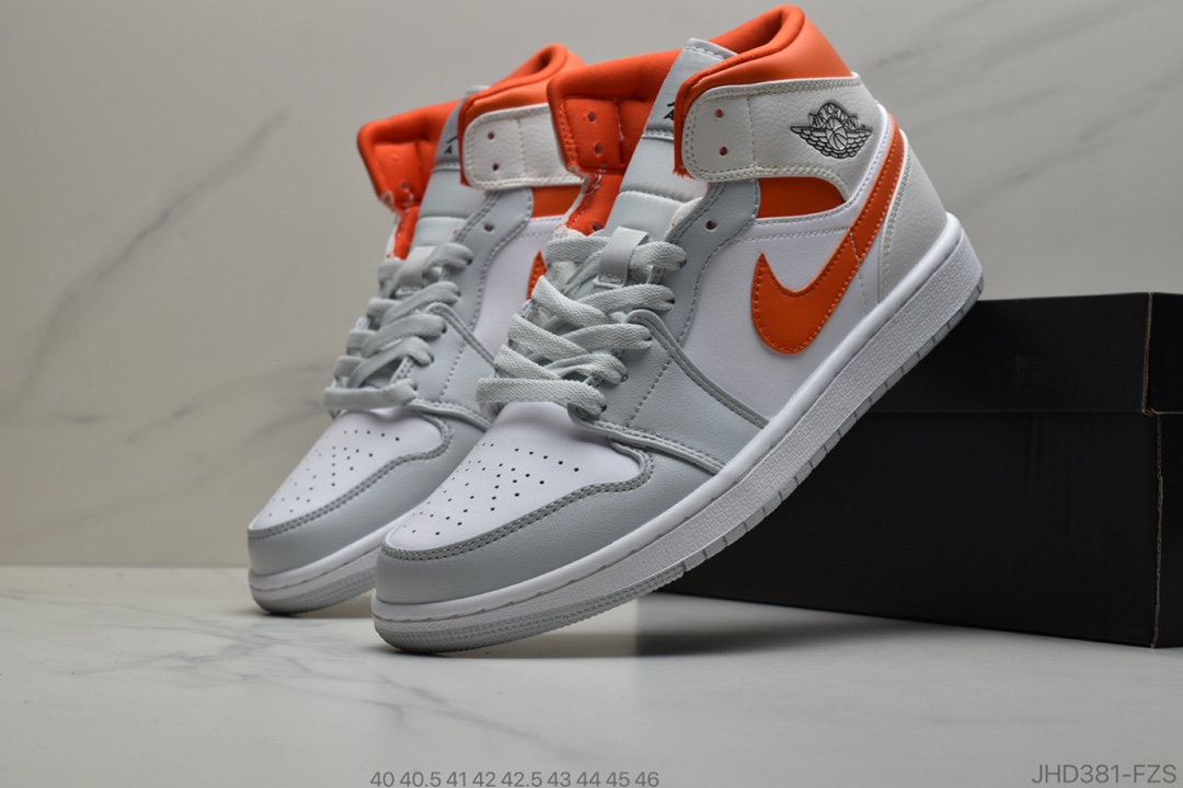 190 公司级乔丹Air JordanAJ1 aj1 乔丹1代中帮系列 The Air Jordan 1 Mid Surfaces In Starfish Orange And Pure Platinum    货号：CW7591-100