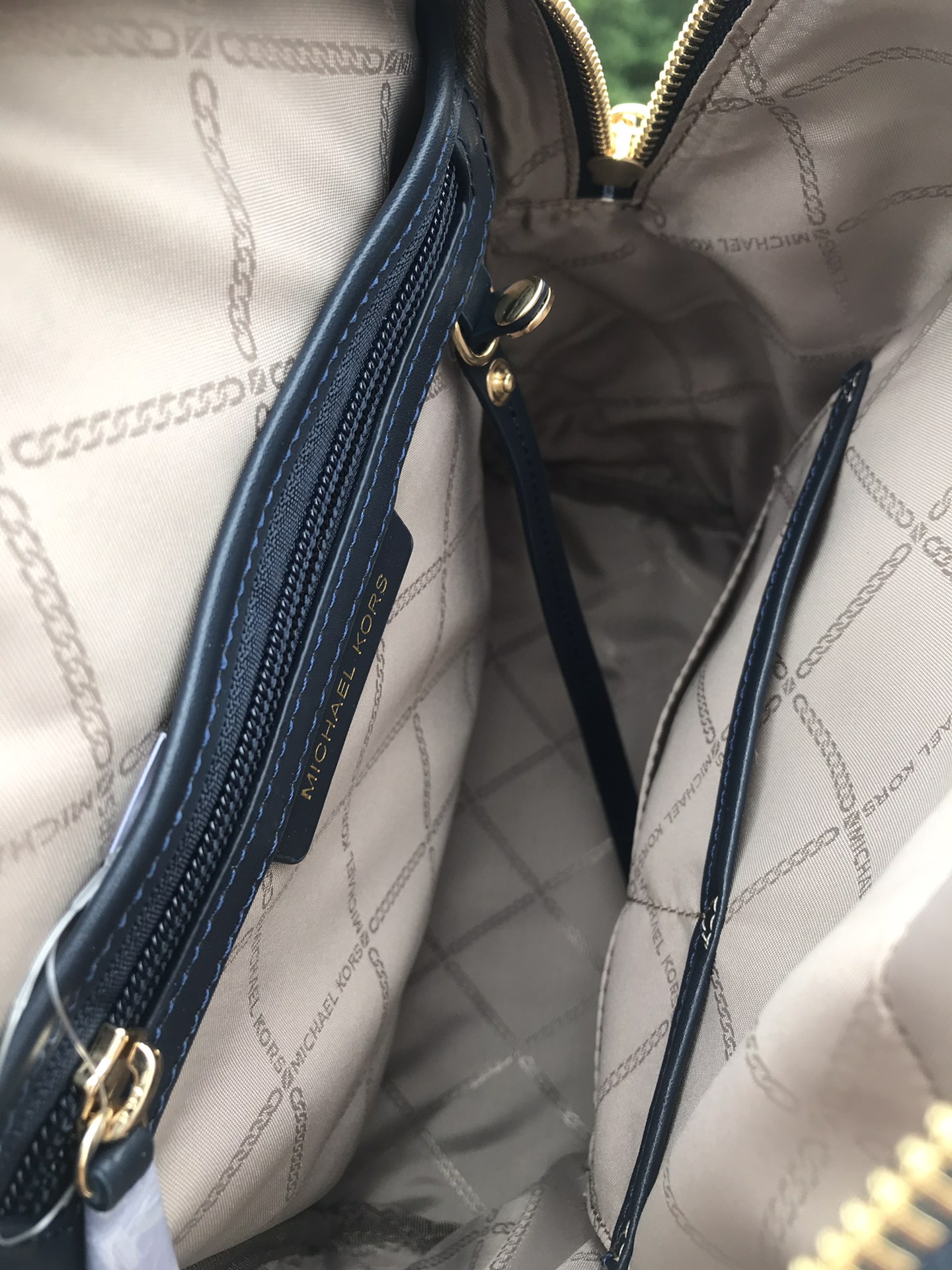 Michael Kors MK背包2拼皮3拼色。 A