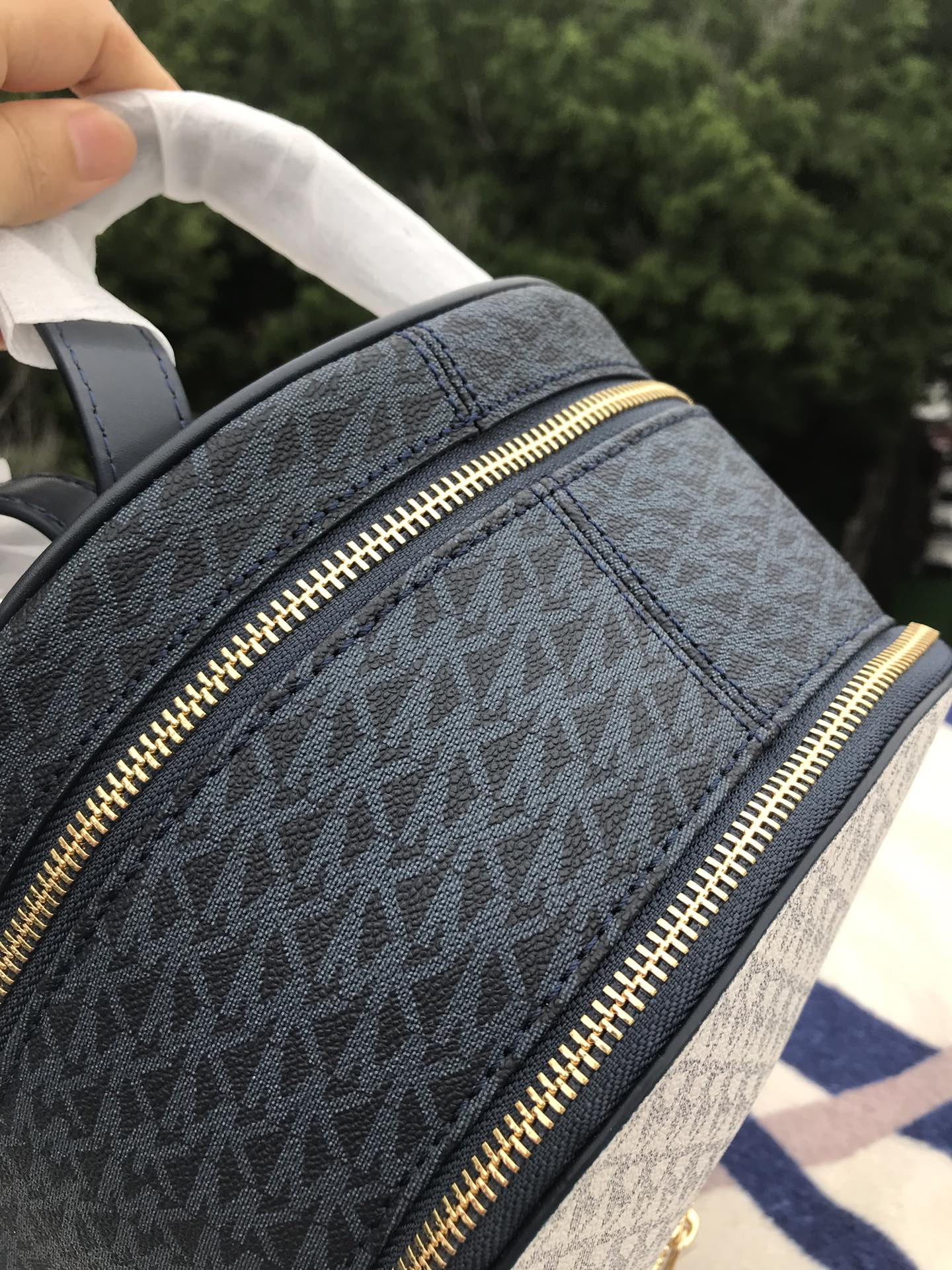 Michael Kors MK背包2拼皮3拼色。 A
