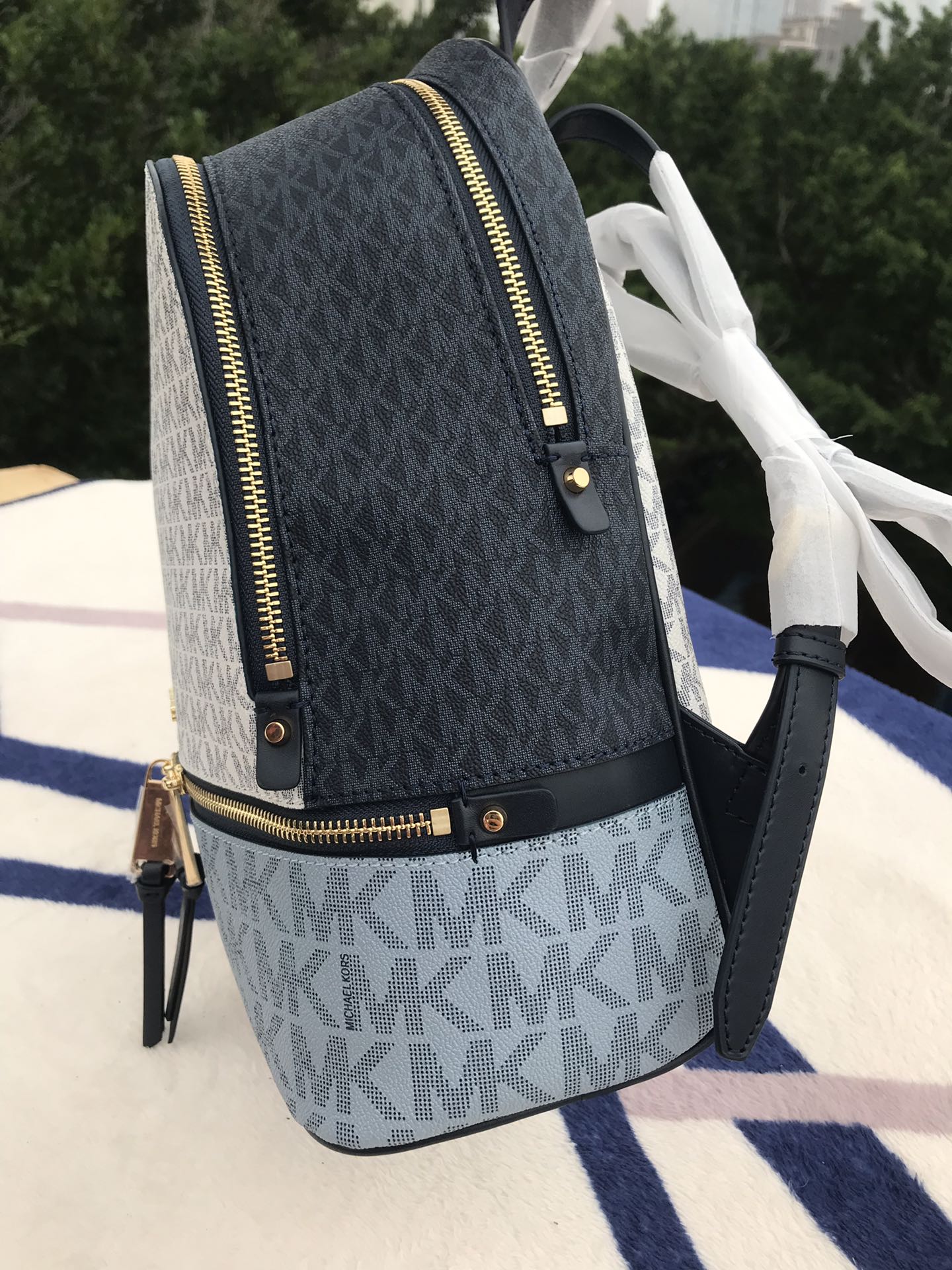 Michael Kors MK背包2拼皮3拼色。 A