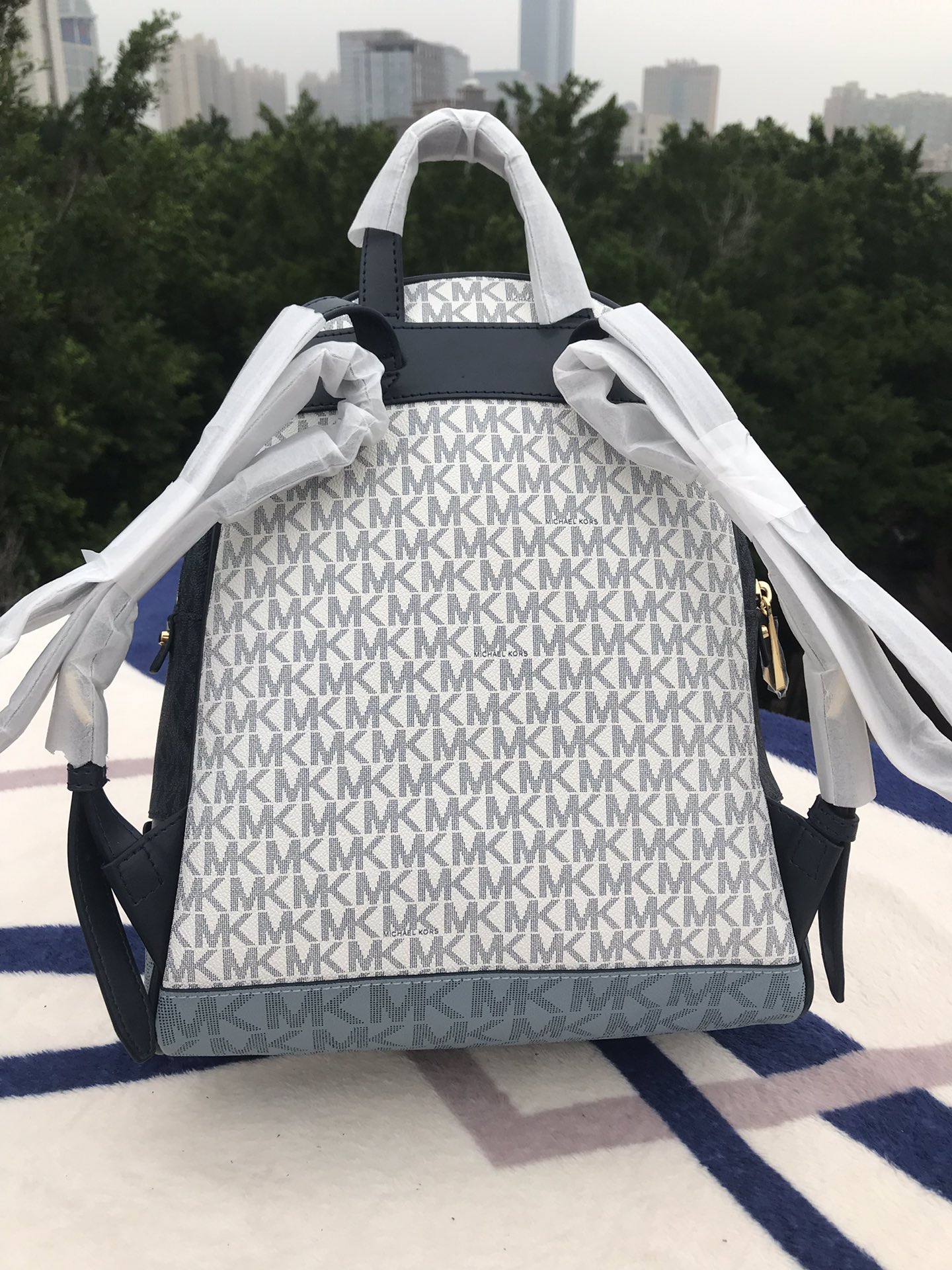 Michael Kors MK背包2拼皮3拼色。 A