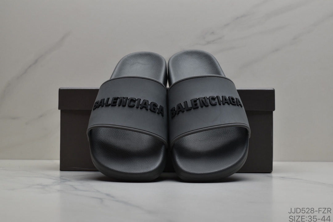 130 Balenciaga Logo Pool Slides 夏季时装周 2020ss新品