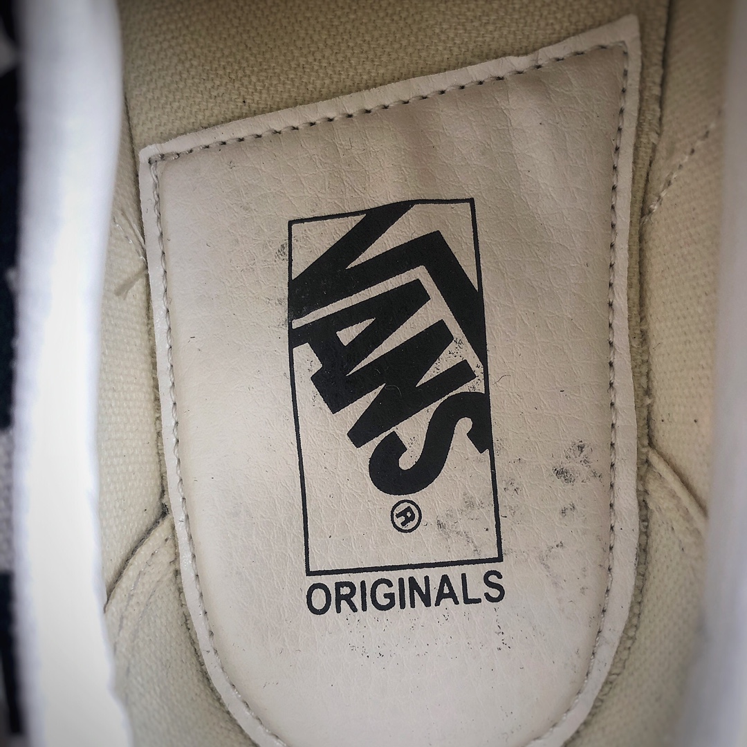 160 Vans Vault  OG Sid LX 黑白棋盘格低帮复古高端鞋款 融合黑白棋盘格和纯黑色块 VN0A4U13XC8