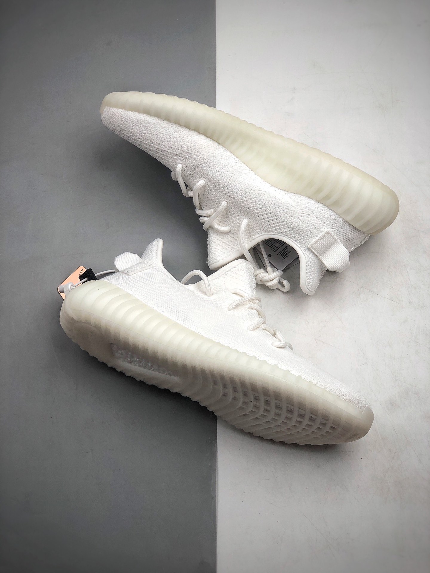 290  350V2 全白 阿迪达斯 adidas yeezy booost 350V2 真爆爆米花运动跑步鞋货号： CP9366