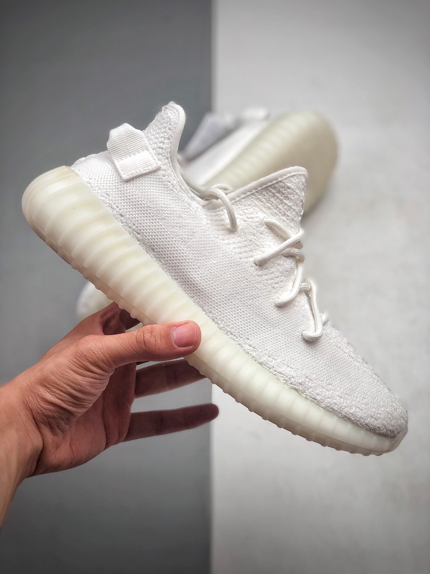 290  350V2 全白 阿迪达斯 adidas yeezy booost 350V2 真爆爆米花运动跑步鞋货号： CP9366