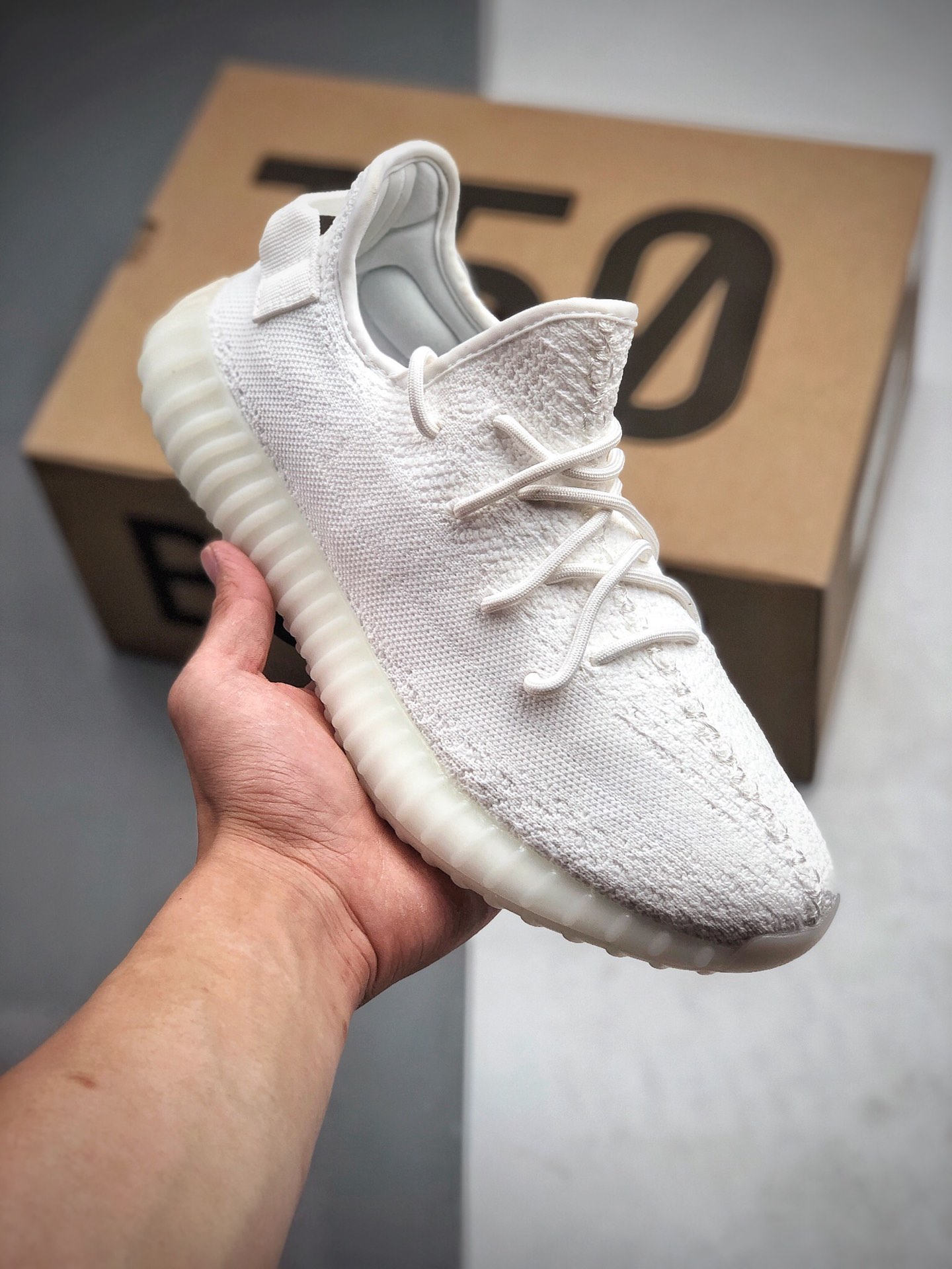 290  350V2 全白 阿迪达斯 adidas yeezy booost 350V2 真爆爆米花运动跑步鞋货号： CP9366