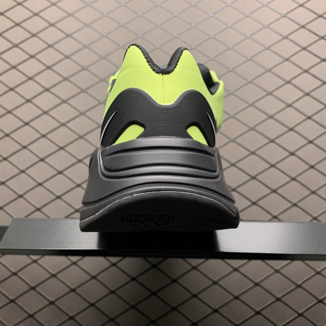 210 Adidas Yeezy 700 MNVN 3M反光 侃爷椰子700新配色 FV4443