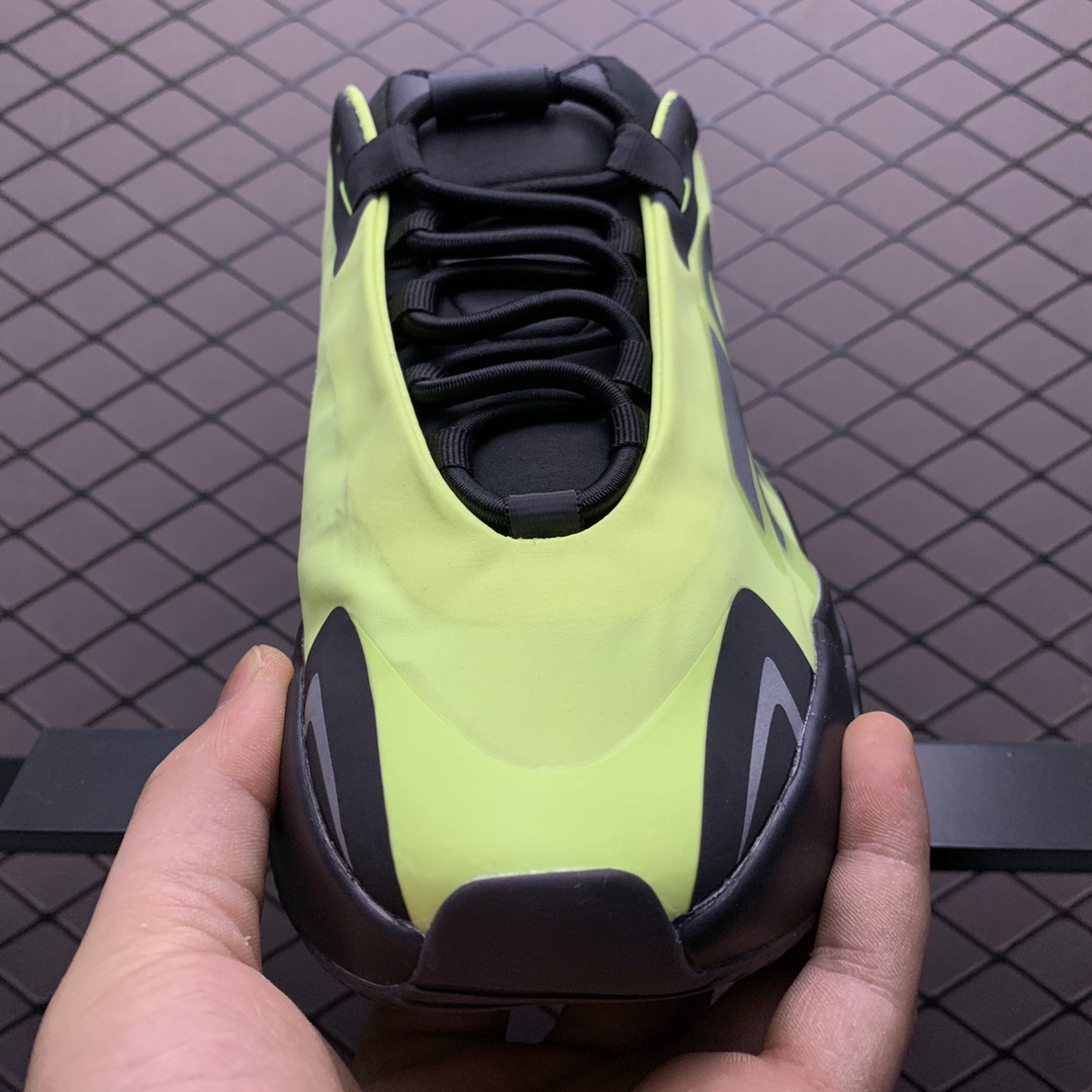 210 Adidas Yeezy 700 MNVN 3M反光 侃爷椰子700新配色 FV4443