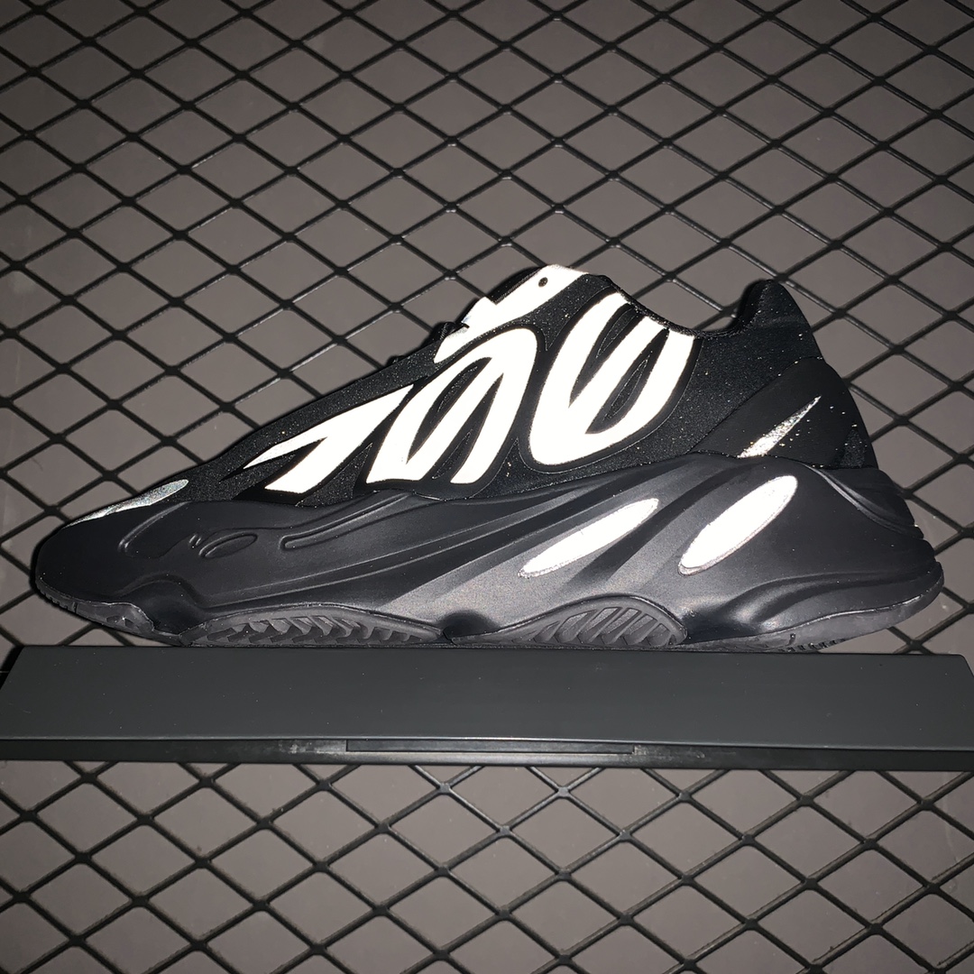 210  Yeezy 700 MNVN 3M反光 侃爷椰子700新配色 FV4440