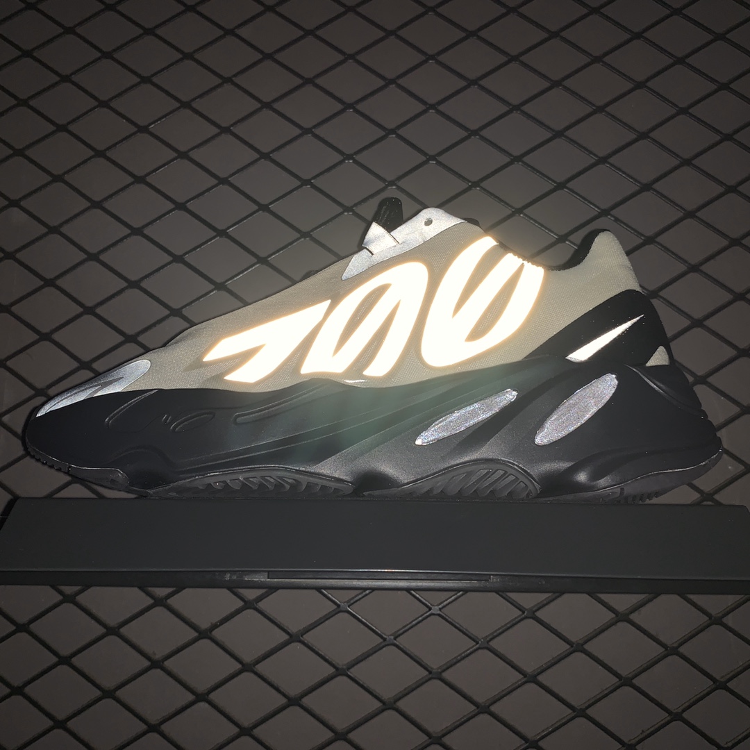 210 Adidas 阿迪达斯 Yeezy 700 MNVN 3M反光 侃爷椰子700新配色 FV3729