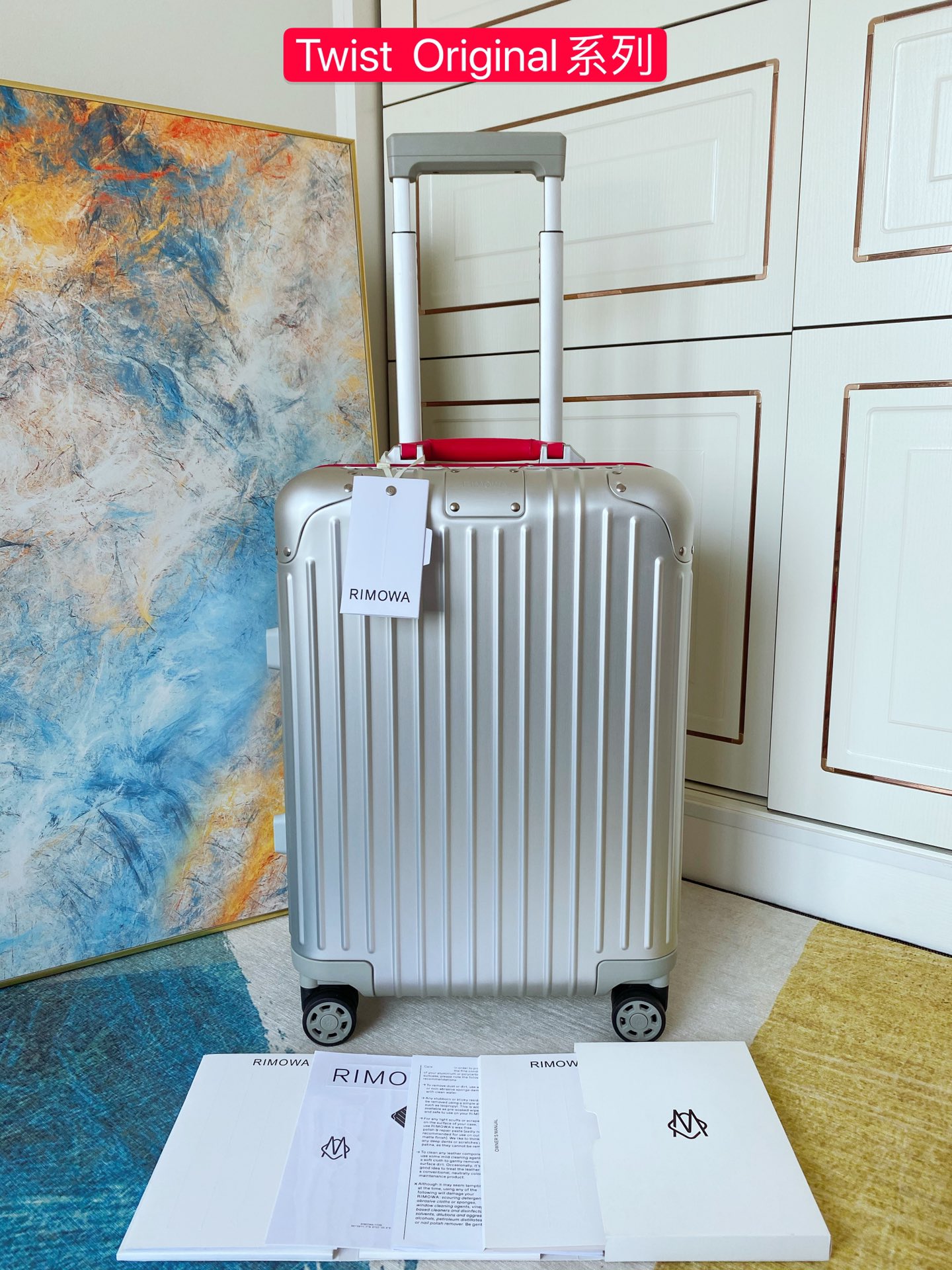 NO:269694,Series of colorful handles, high-end hard oxidation is more advanced than anodizing, making the box harder, 50-degree rubber tires make the universal wheel more silent, stainless steel nails will not rust when exposed to sun and rain, ~ bounce ~ Wuji variable speed aluminum trolley!  Tsa International Customs Lock Network International is unobstructed!  The wheel center does not rotate. Color 3 colors. 20 inches wide, 40 high, 54 thick, 23cm.19860909系列彩色手把,高端的硬制氧化比阳极氧化更高级使箱体更坚硬,50度橡胶轮胎使万向轮更加静音,不锈钢钉日晒雨淋不会生锈,～弹跳～无极变速铝制拉杆！Tsa国际海关锁通网国际畅通无阻！轮心不转动的轮子对版专柜 颜色3色 20寸宽40高54厚23cm,,luggage