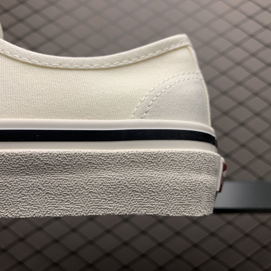 130 Vans 万斯 Authentic 经典低帮硫化休闲板鞋