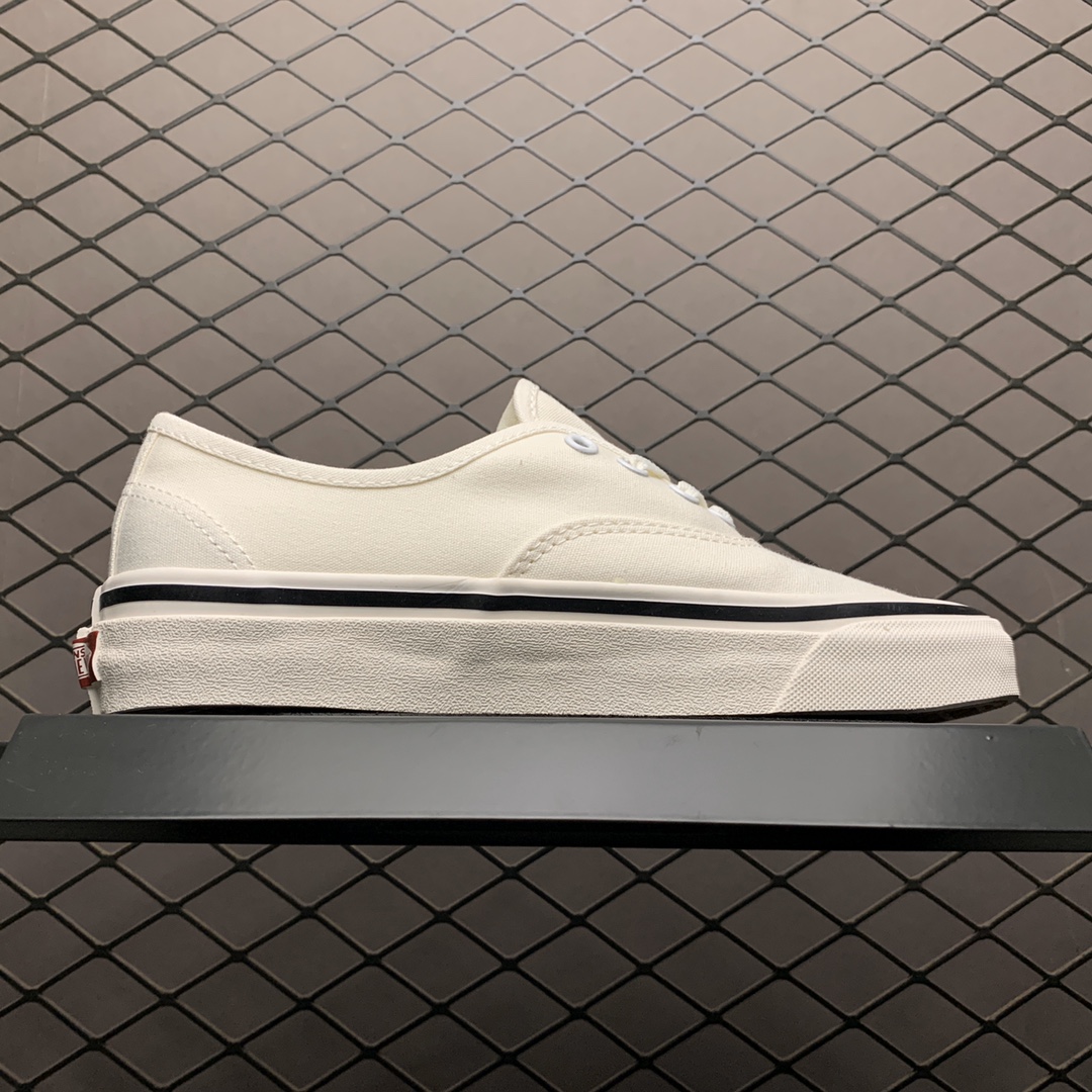 130 Vans 万斯 Authentic 经典低帮硫化休闲板鞋