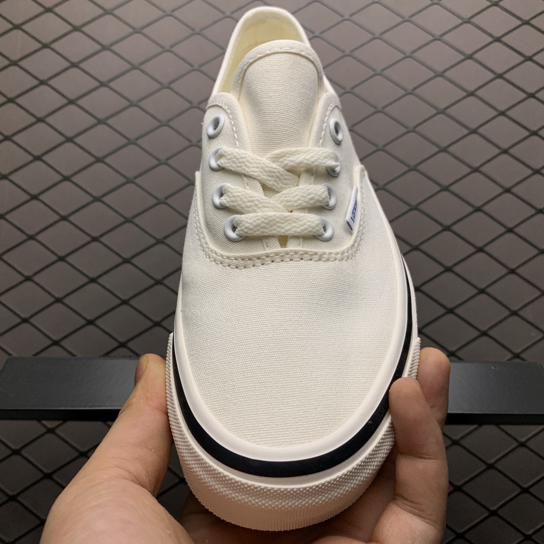 130 Vans 万斯 Authentic 经典低帮硫化休闲板鞋