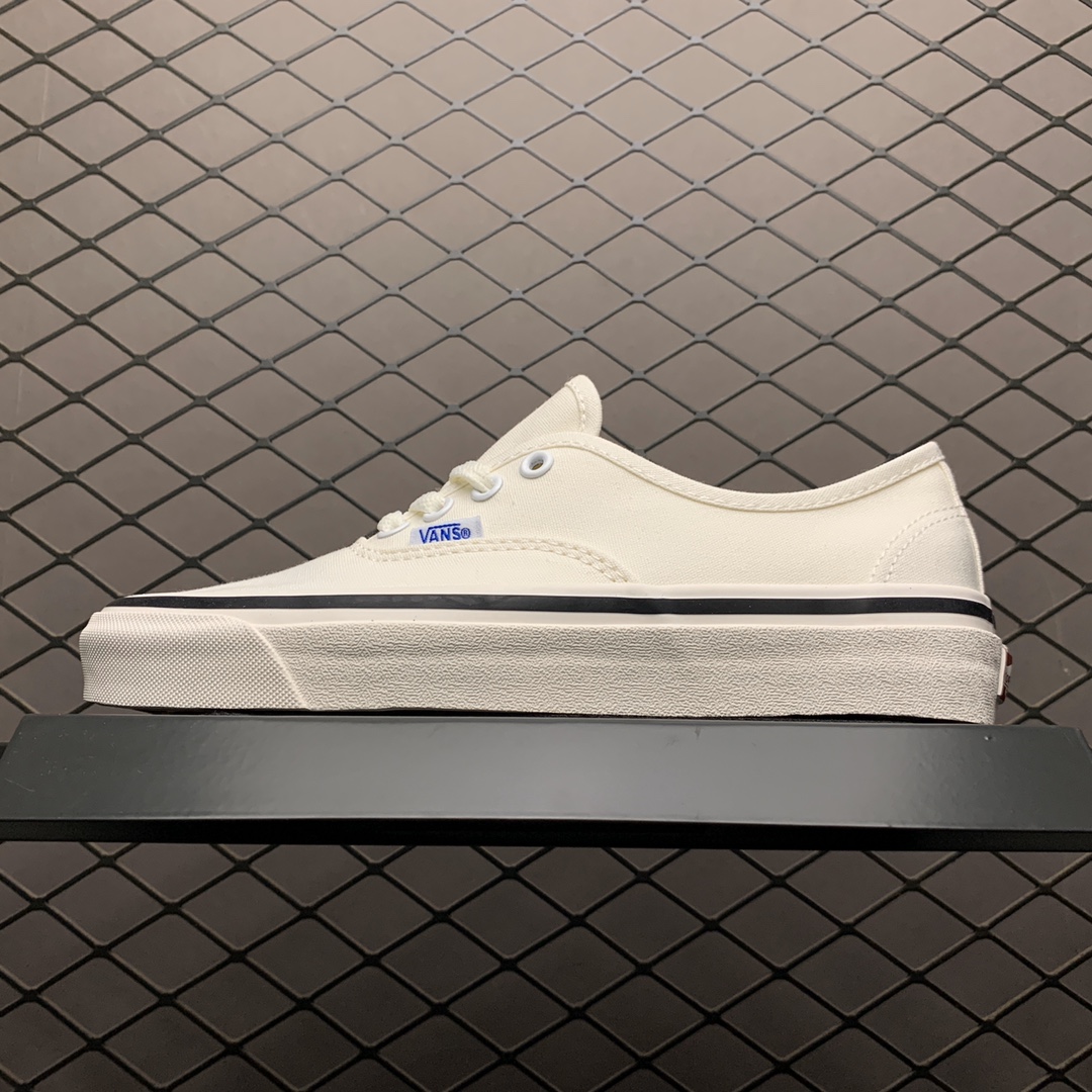 130 Vans 万斯 Authentic 经典低帮硫化休闲板鞋