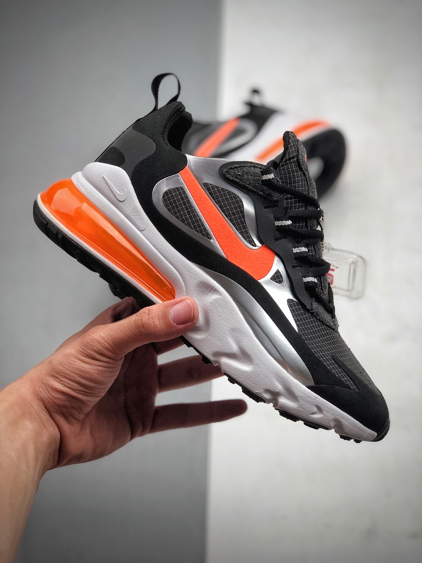 210 公司级 Nike Air Max 270 React缓震气垫运动跑鞋