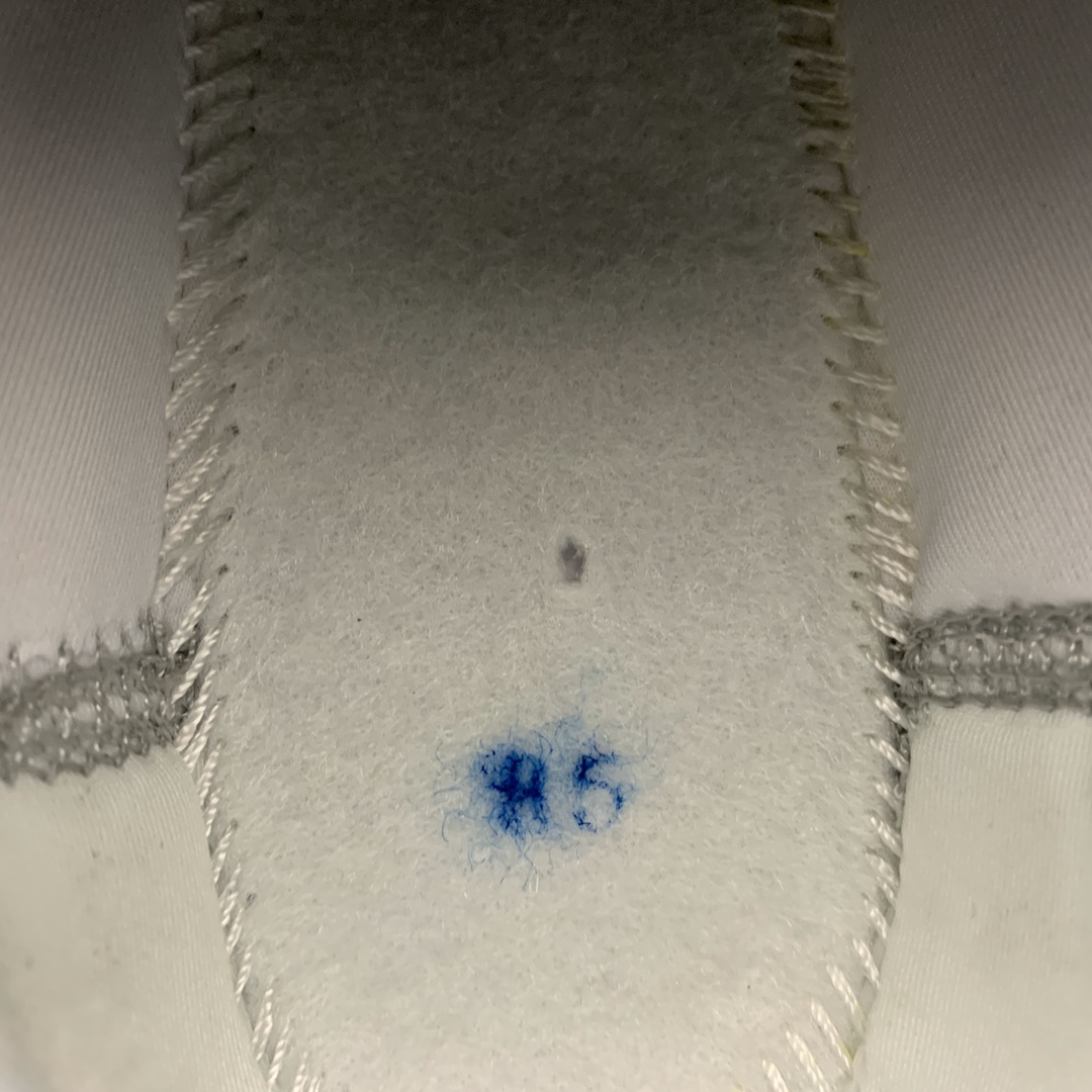 200 新版本 Nike Air Max 2090 半掌气垫运动鞋 CK2612-100