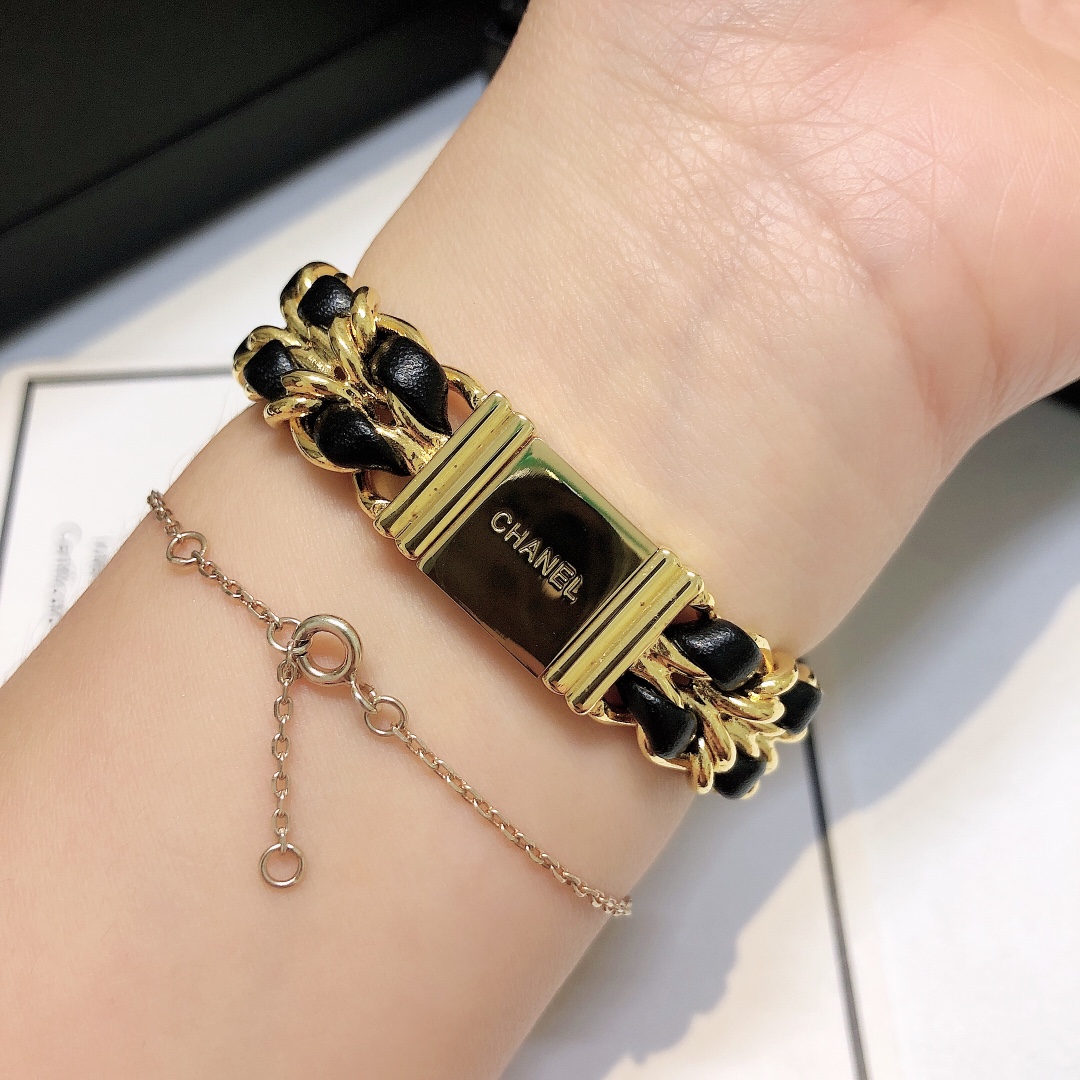 Chanel 终于等到你 14mm、15mm、16mm、17mm 四个尺寸可选 “升级版”到货 欢迎订购 香奈儿CHANEL PREMIÈRE ROCK 系列腕表