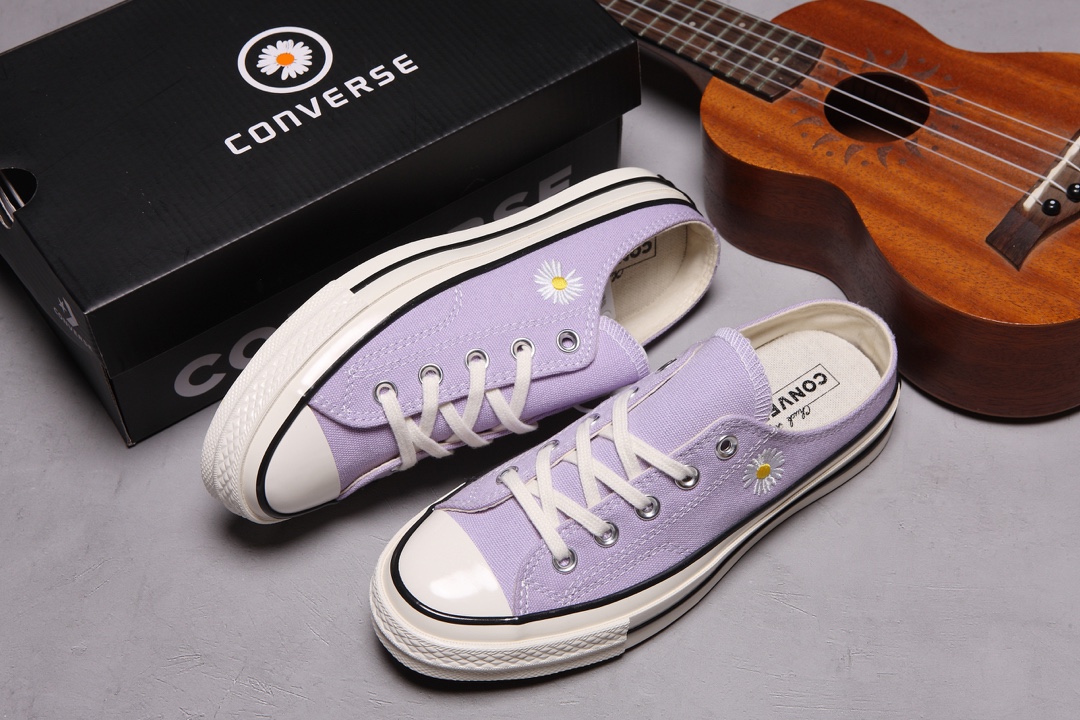 [玫瑰][玫瑰][玫瑰]权志龙归来 COVERSE CHUCK 1970s,今夏火爆 电绣小雏菊半拖 超级百搭懒人鞋,全版采用1:1材质,质感不用说,你懂得[机智] 小清新香芋紫 167949c
