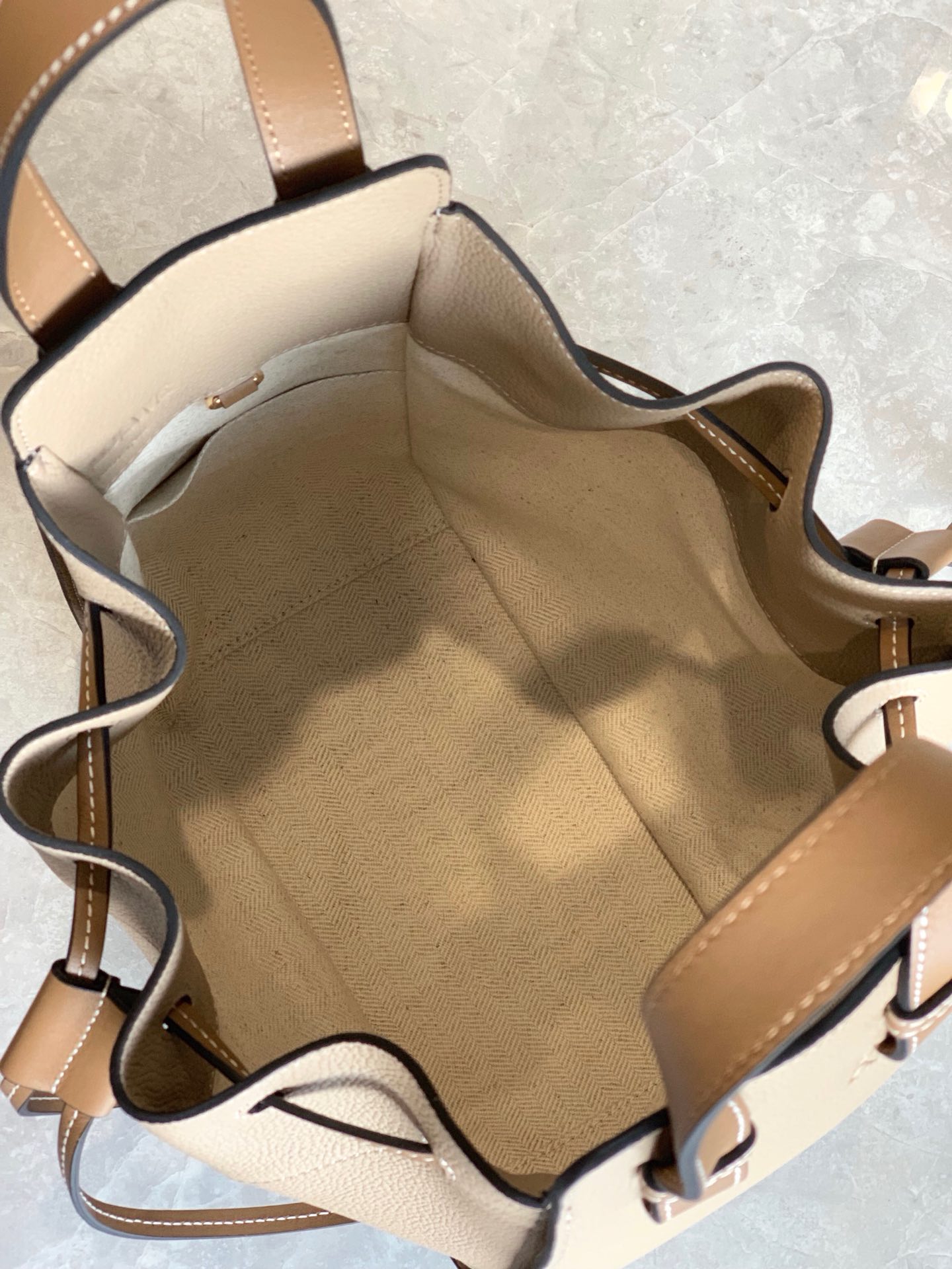 LOEWE罗意威 Hammock bag 吊床包 0500沙色