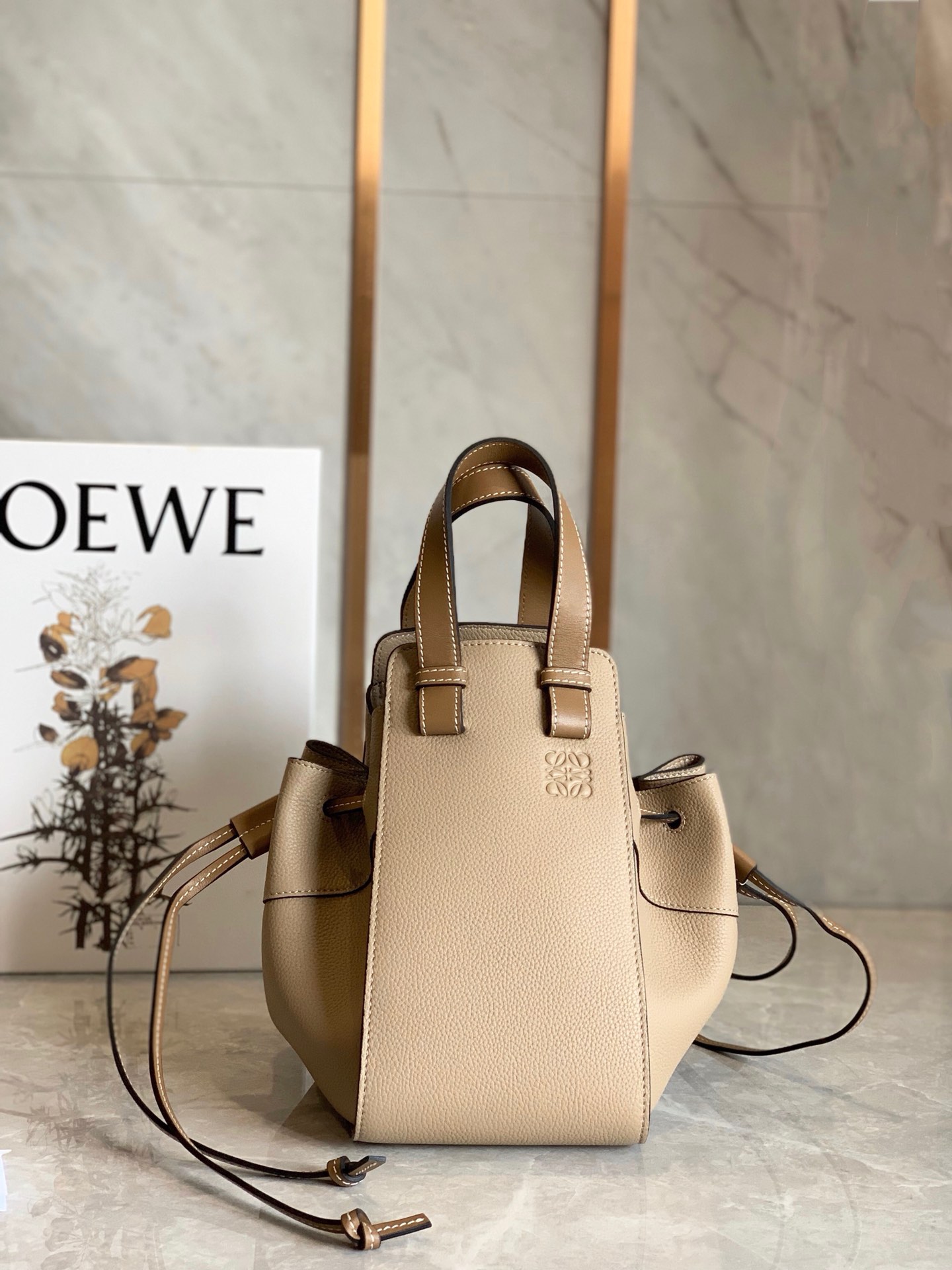 LOEWE罗意威 Hammock bag 吊床包 0500沙色