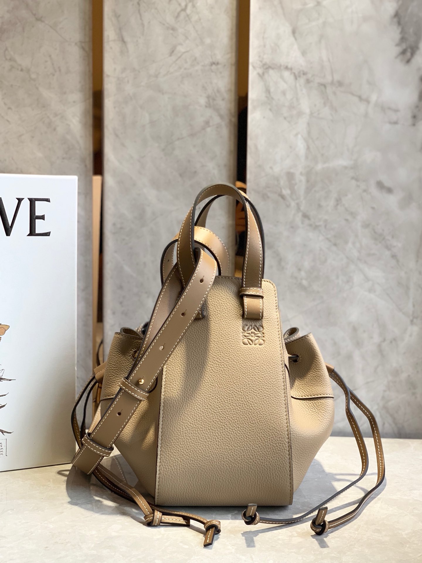 LOEWE罗意威 Hammock bag 吊床包 0500沙色