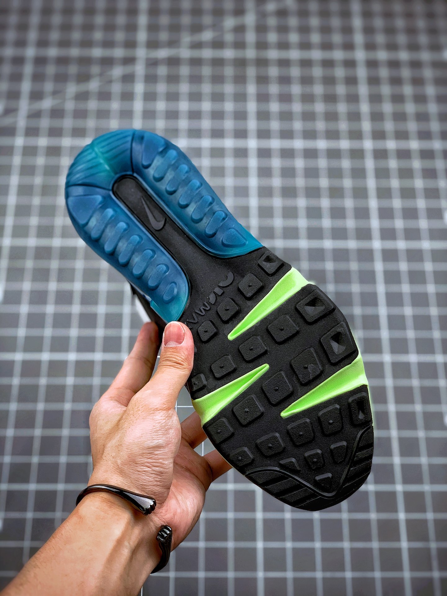 200 AirMax 2090 官网强力主推  货号：BV9977-101