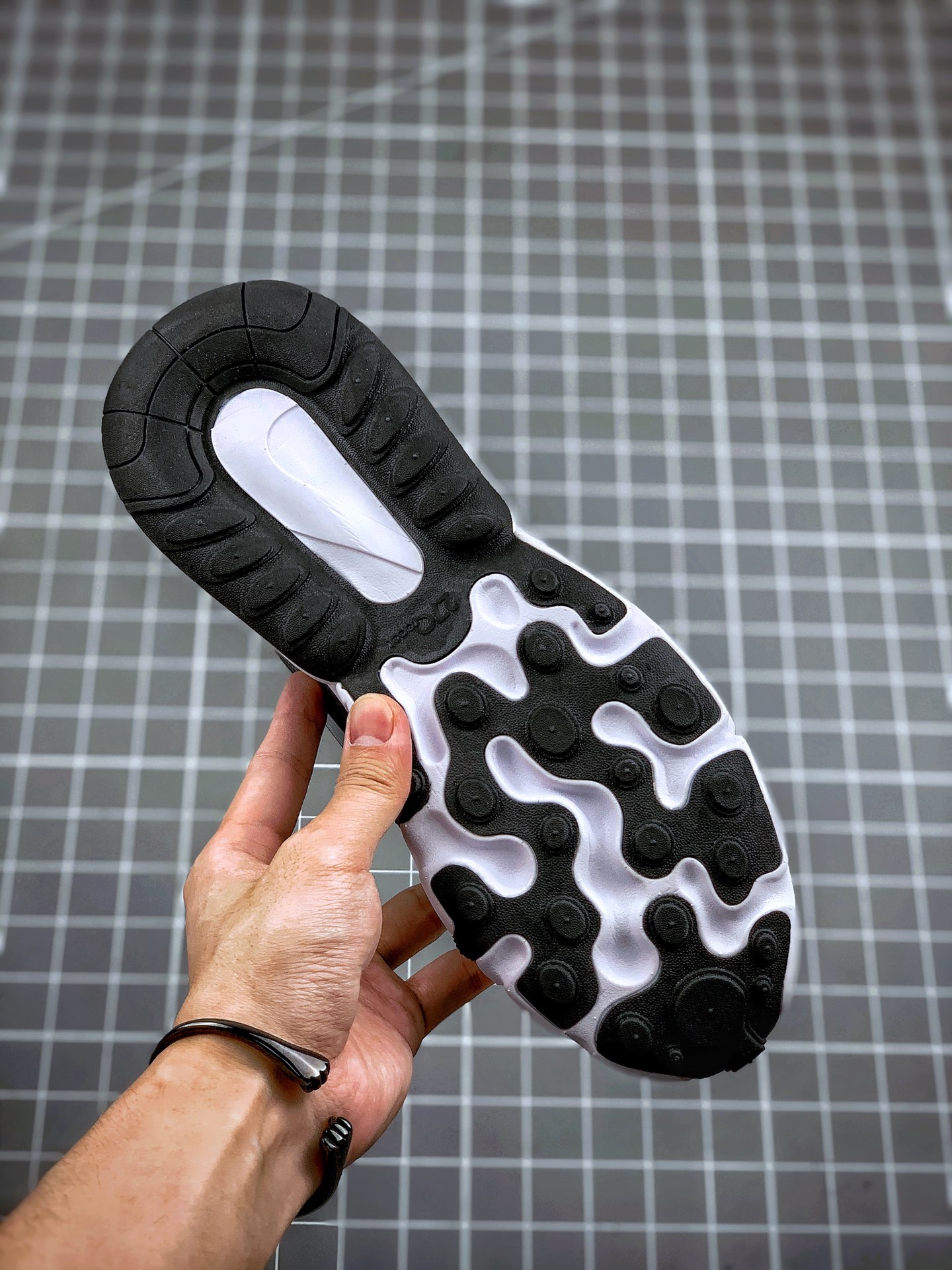 190 Air Max 270 React 黑白银 原盒二维码原标 货号：CQ4598-071