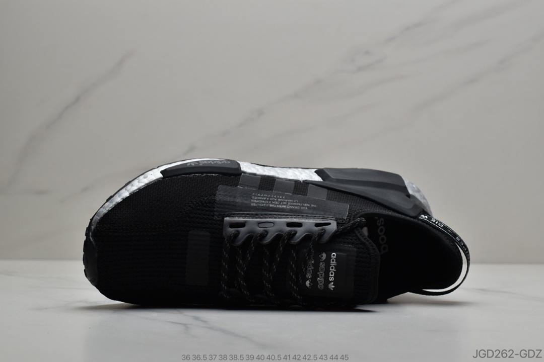 180 公司级阿迪达斯Adidas三叶草 Originals Boost NMD R_1 V2” Black/Red/Blue”飞织系列百搭休闲运动跑步鞋 货号：FW5449