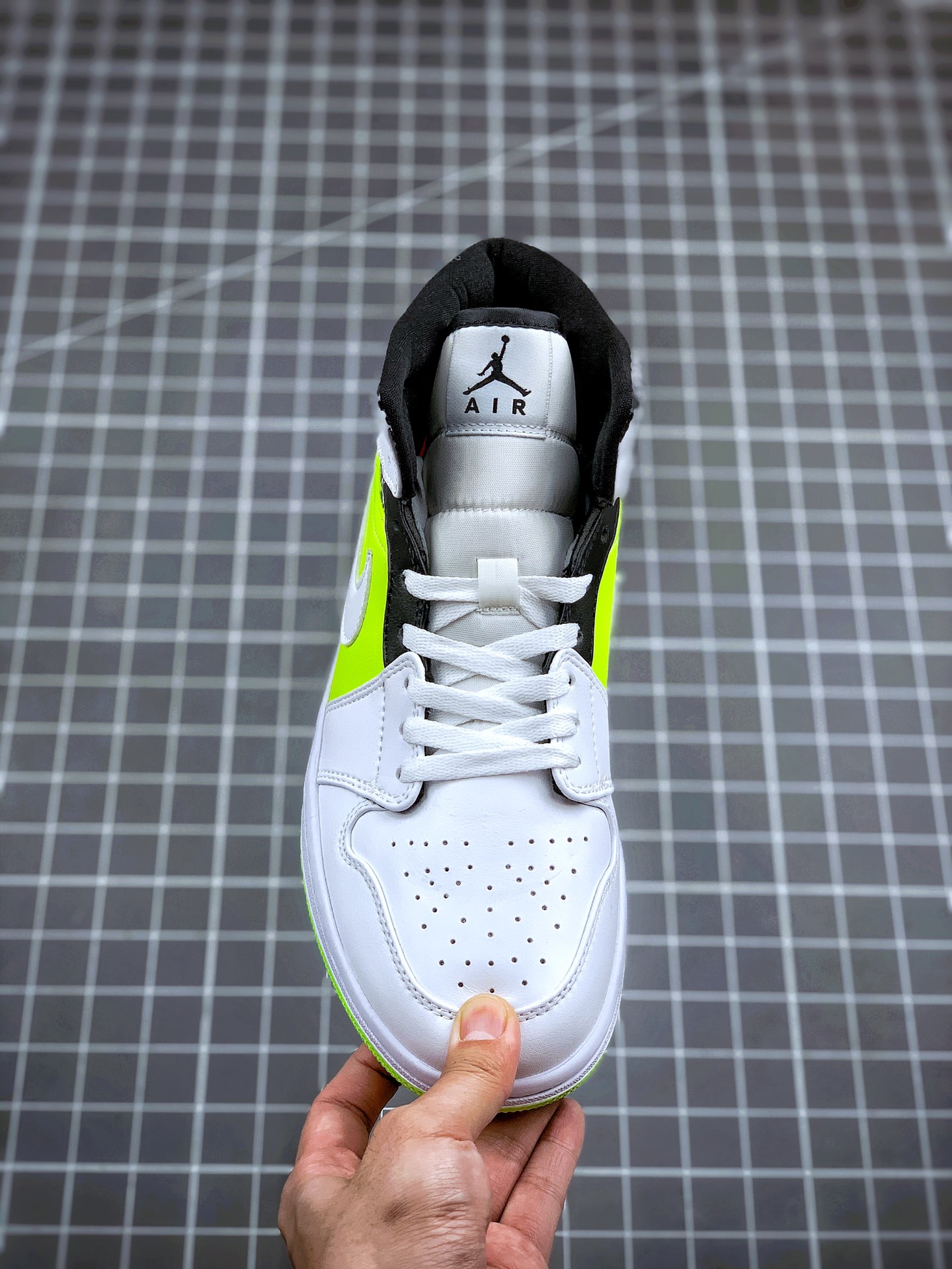 240 Air Jordan 1 MID 黄橙鸳鸯