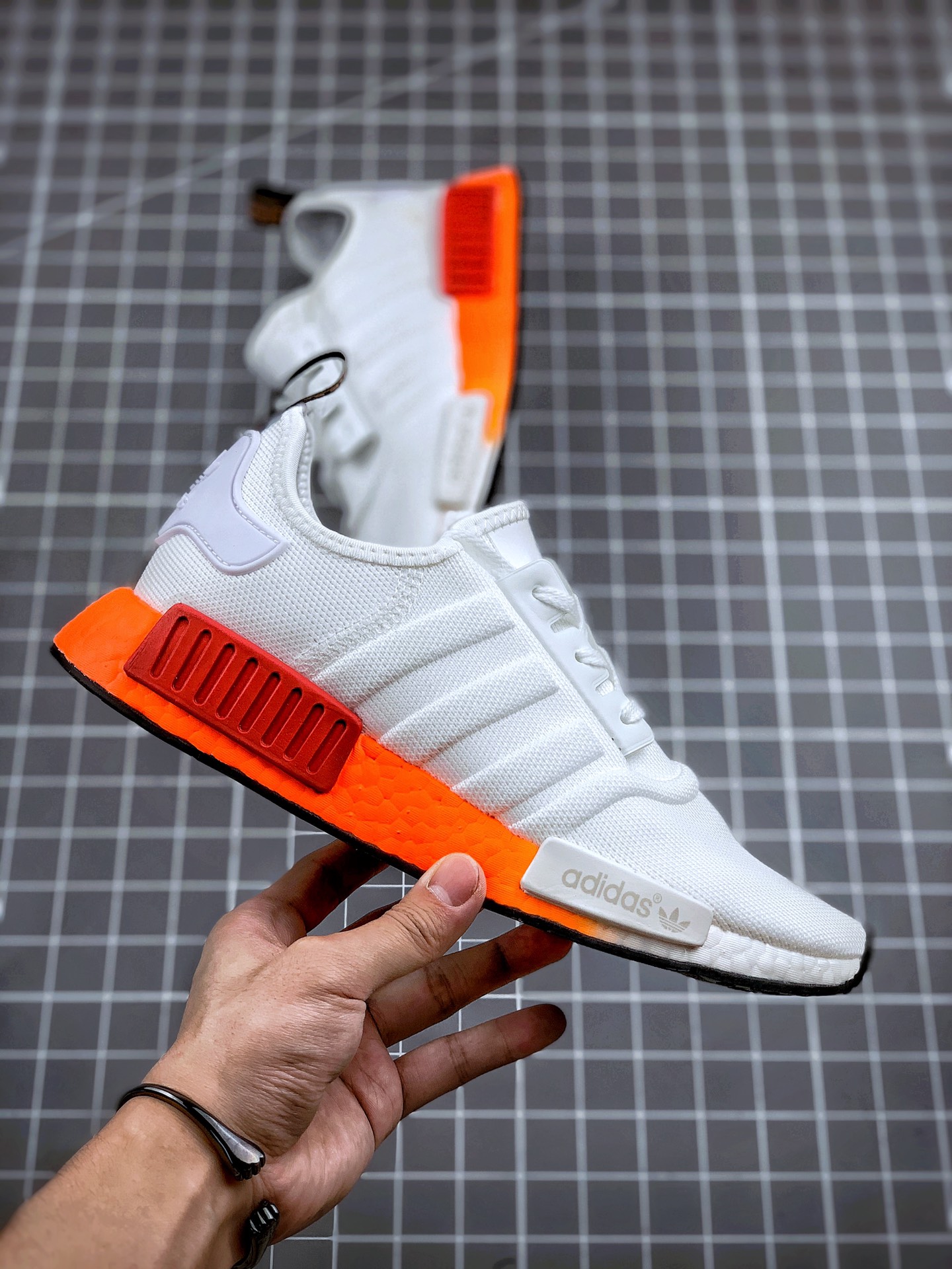 210 Adidas NMD _R1 白橙贾卡 虎扑版本 专柜同步上架