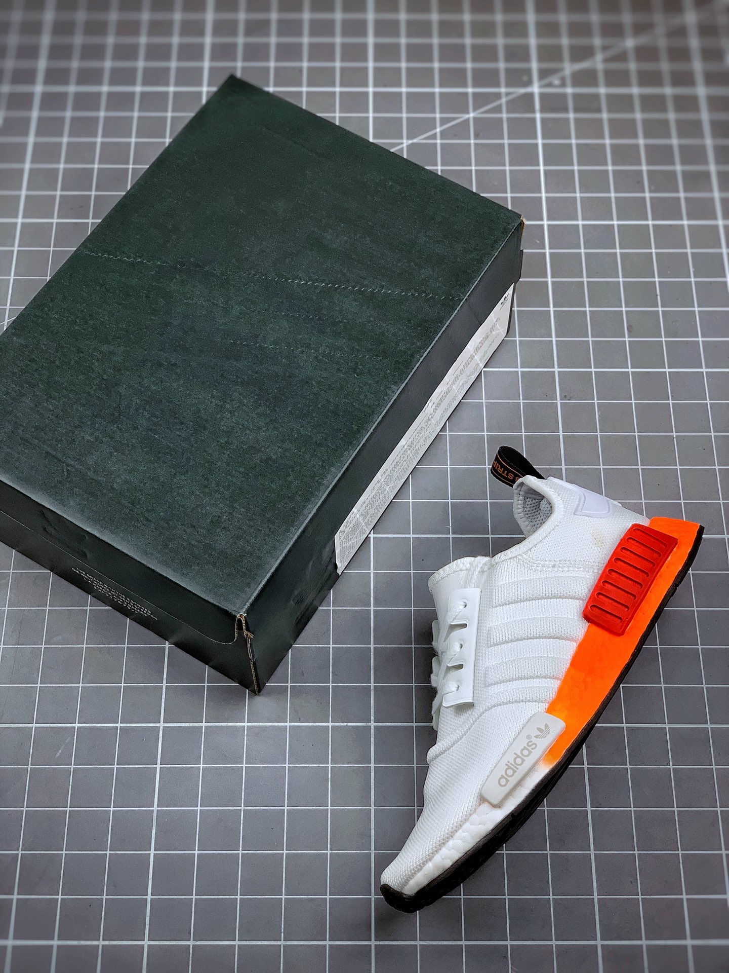 210 Adidas NMD _R1 白橙贾卡 虎扑版本 专柜同步上架