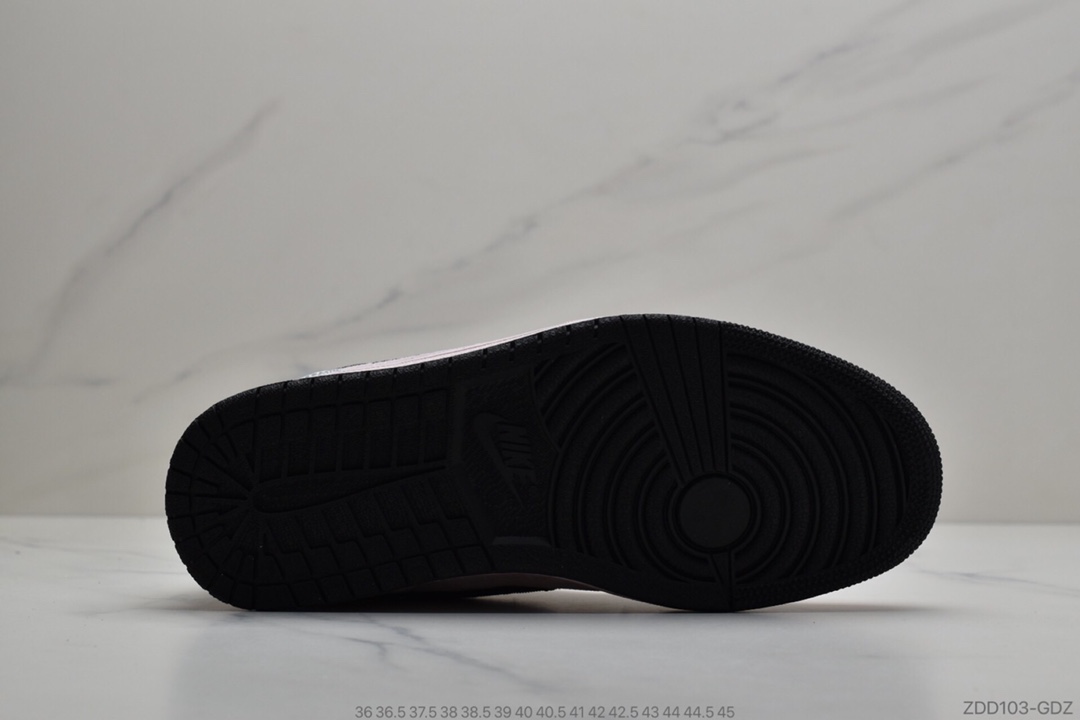 230 公司级Air Jordan 1 Mid “Iridescent”镭射脏粉  货号：BQ6472-602