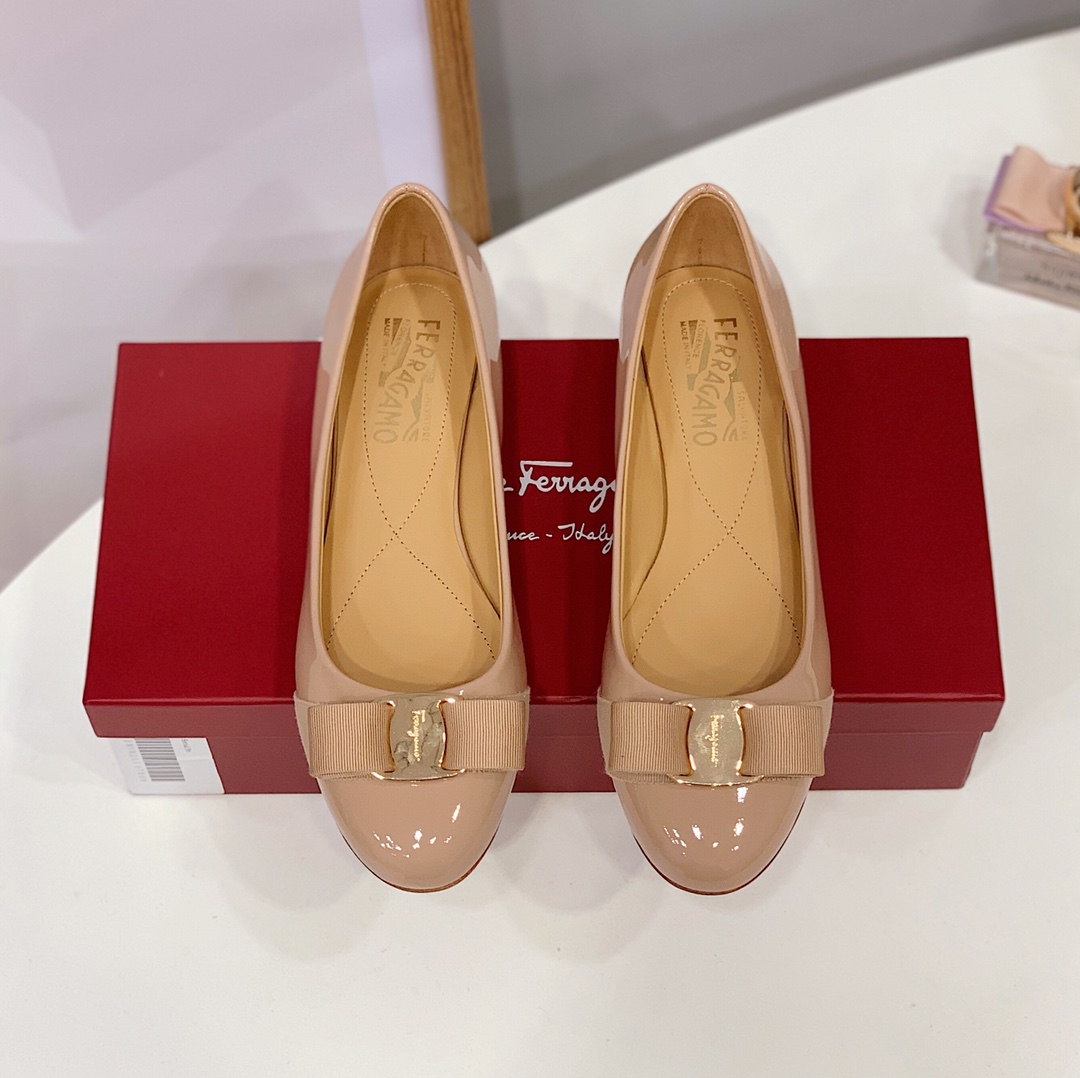 Roger Vivier 1cm平底 蝴蝶结-裸粉色
