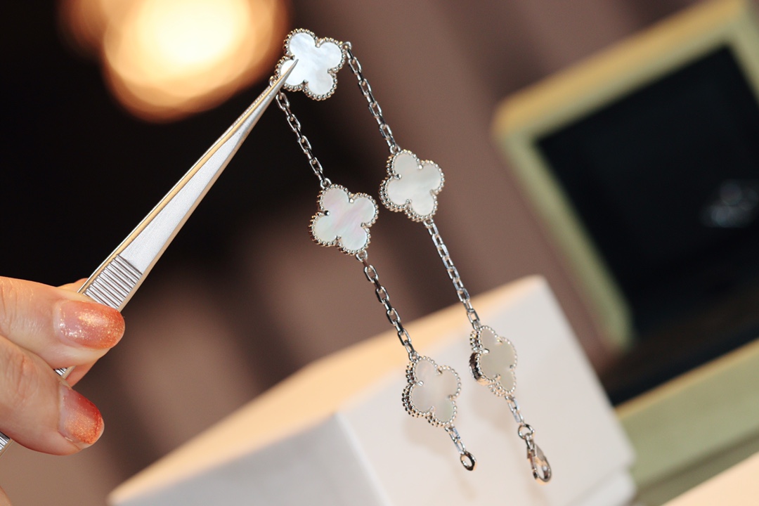 NO:632770,VCA 5 flower bracelet white mother-of-pearl white gold 88330, bracelet, Cartier high-end jewelry19860909VCA 5花手链 白贝母 白金色88330,,bracelet,卡迪亚高端饰品,Jewelry