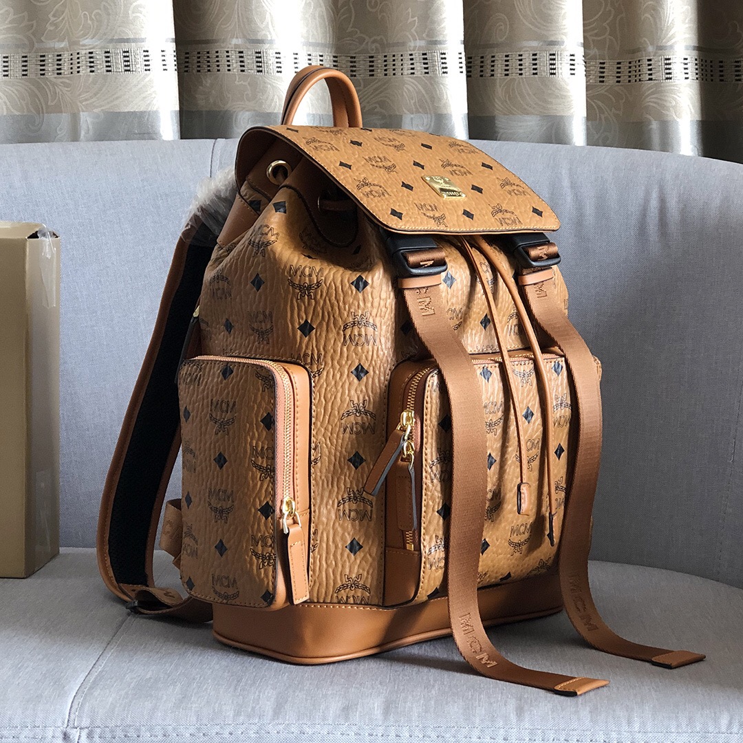 MCM 批430 ［MCM］Brandenburg双肩背包空间充裕 不仅使您全天拥有 造型