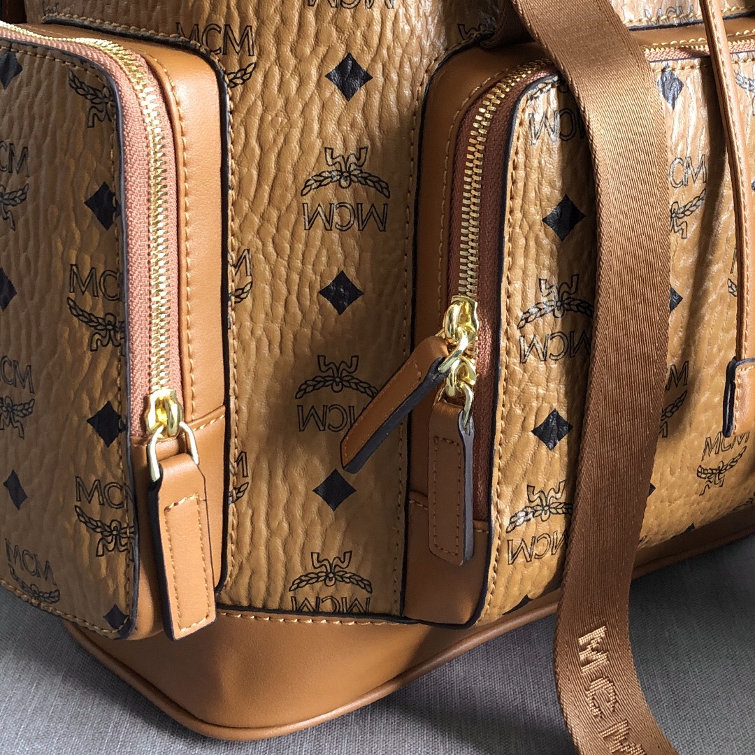 MCM 批430 ［MCM］Brandenburg双肩背包空间充裕 不仅使您全天拥有 造型