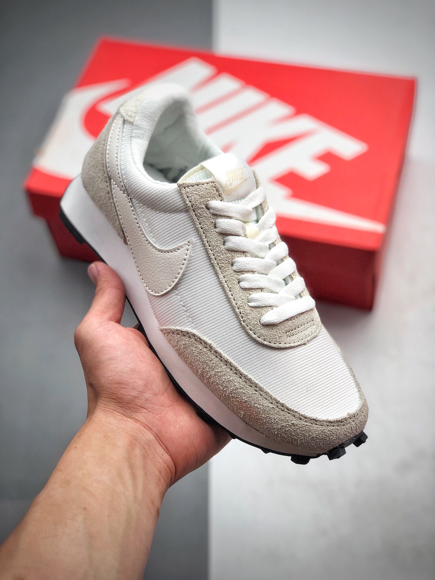 特价140 NIKE DAYBREAK SP 华夫元年复古跑鞋