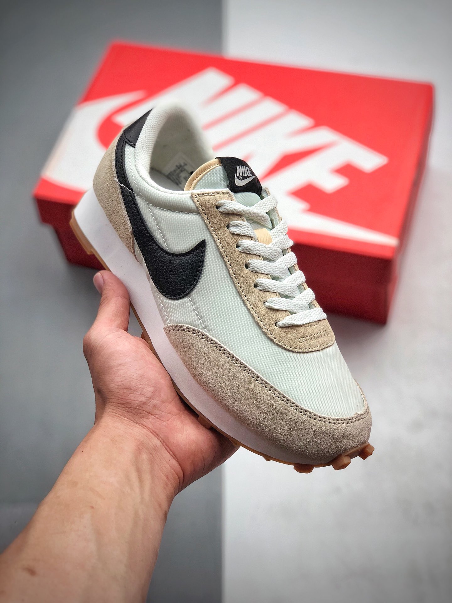 特价140 NIKE DAYBREAK SP 华夫元年复古跑鞋